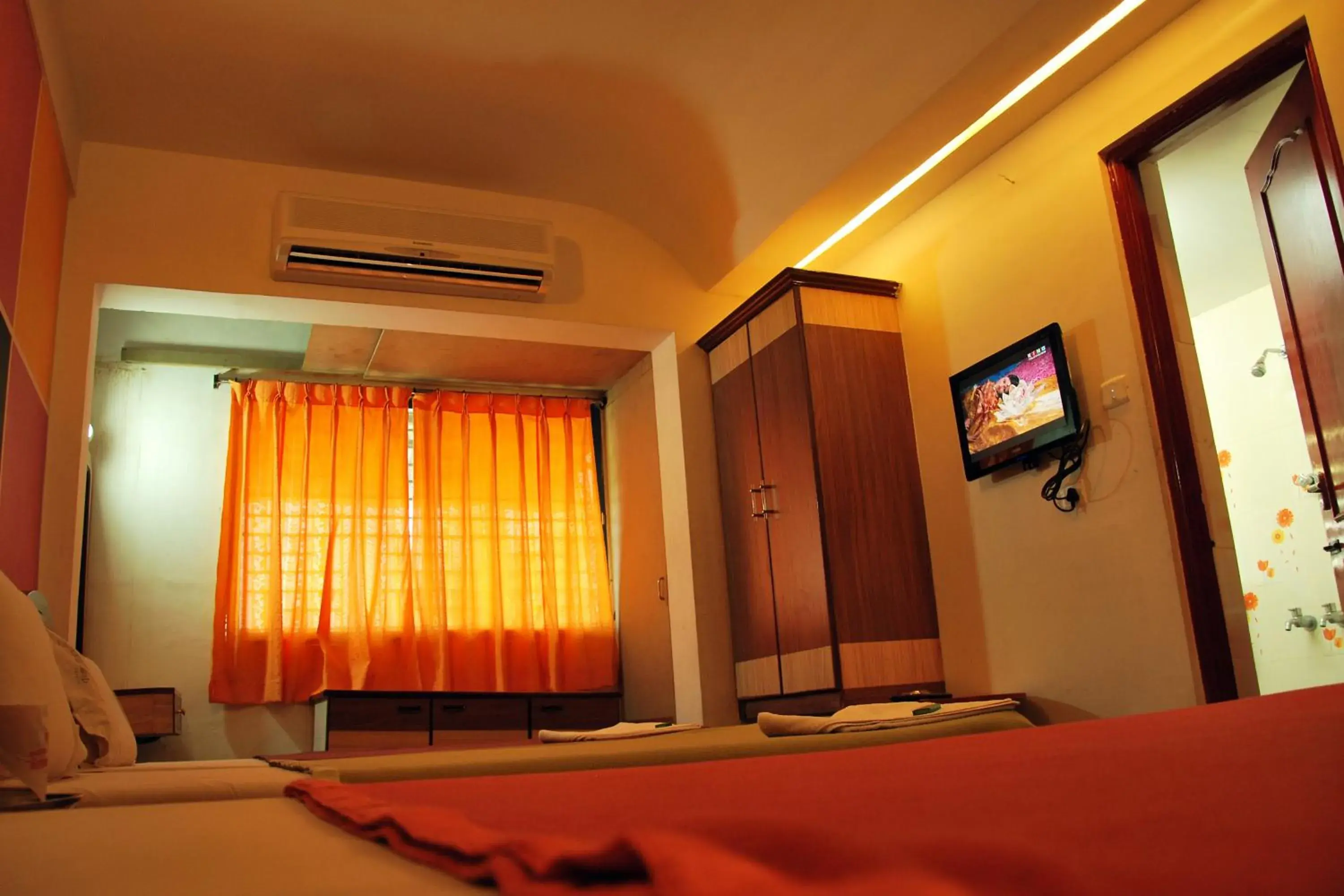 Budget Triple Room - single occupancy in Hotel Temple City Budget Triple Room - single occupancy in Hotel Temple City