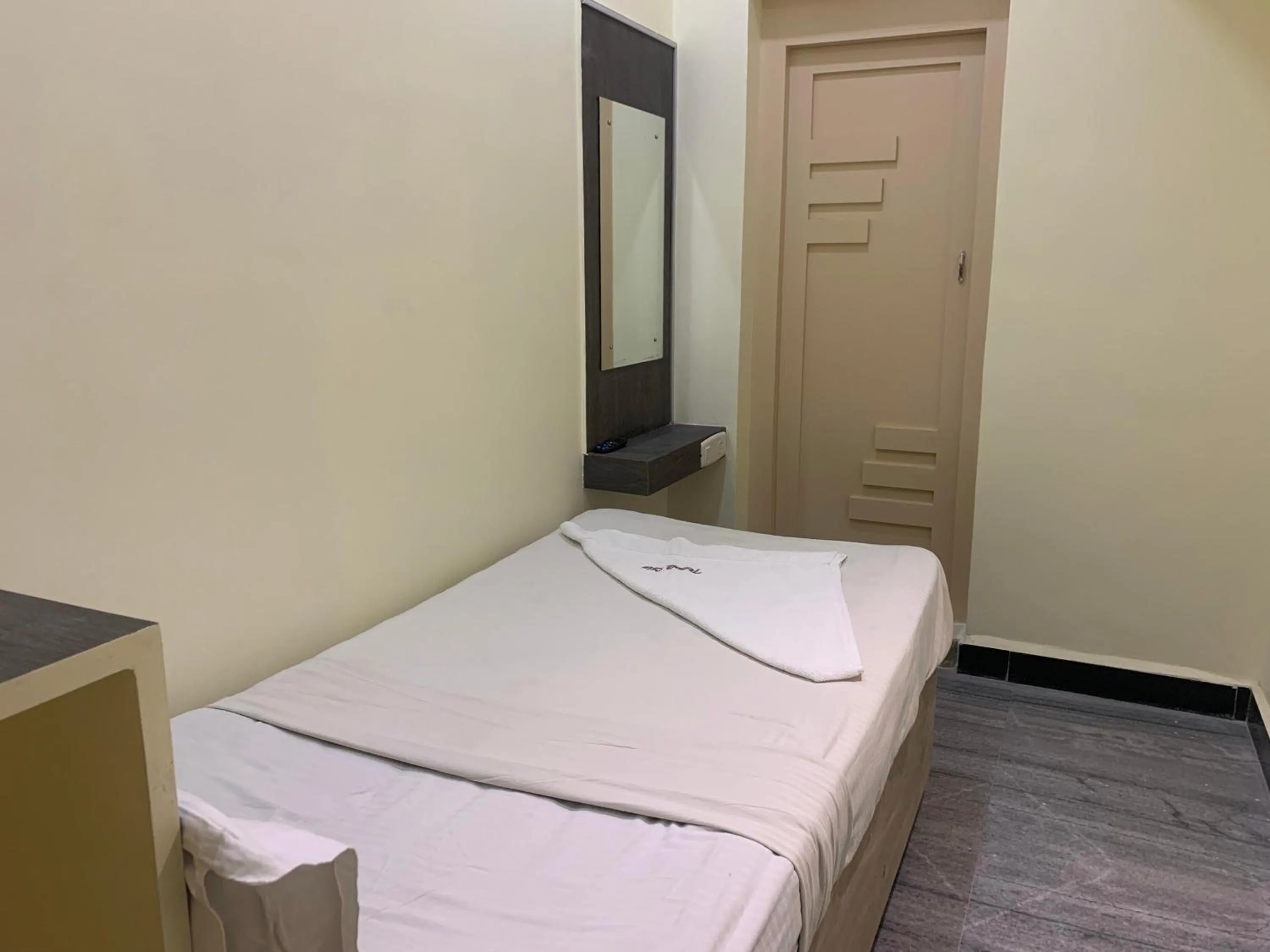 Bed in Hotel Temple City