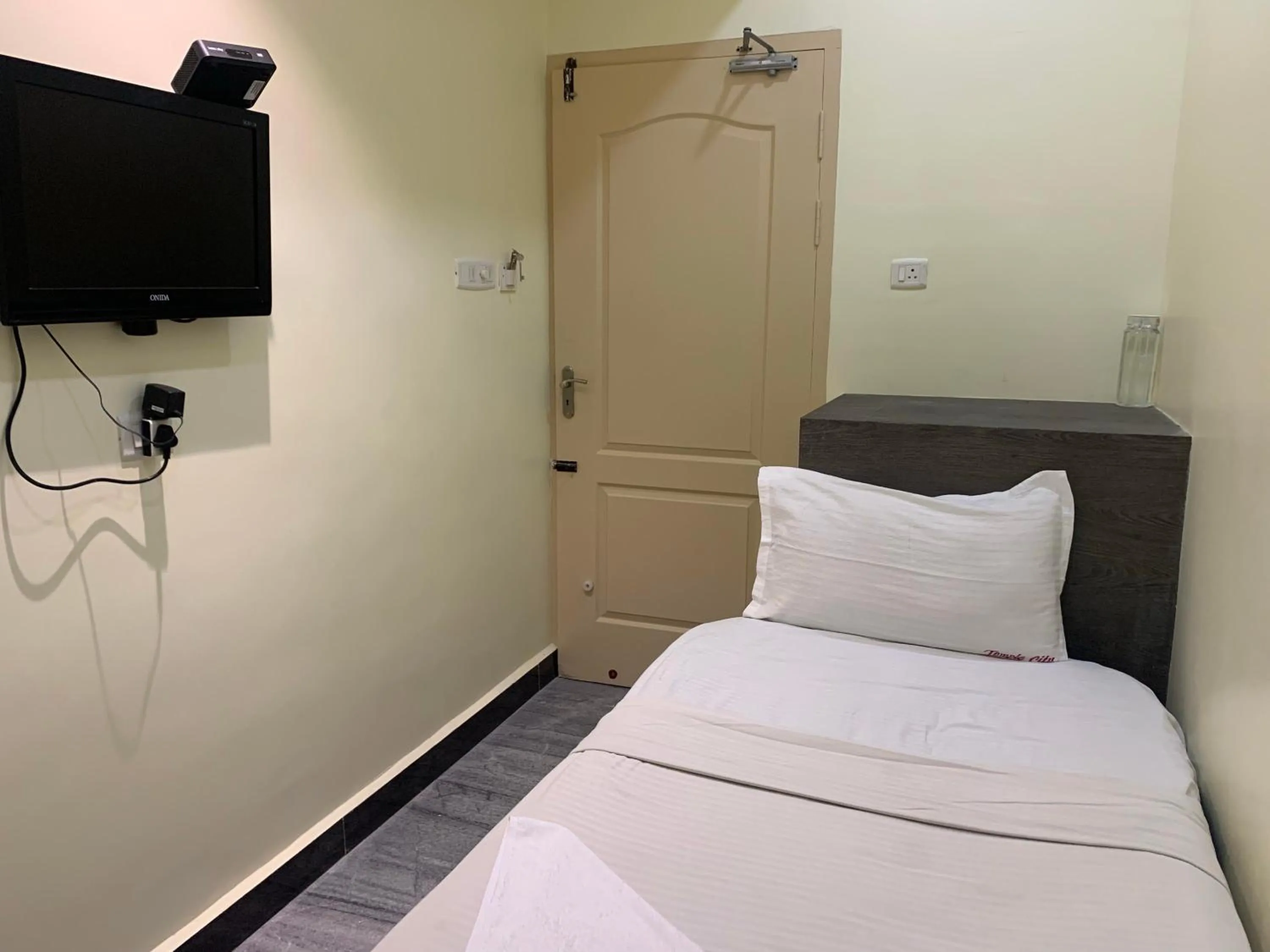 Bed in Hotel Temple City