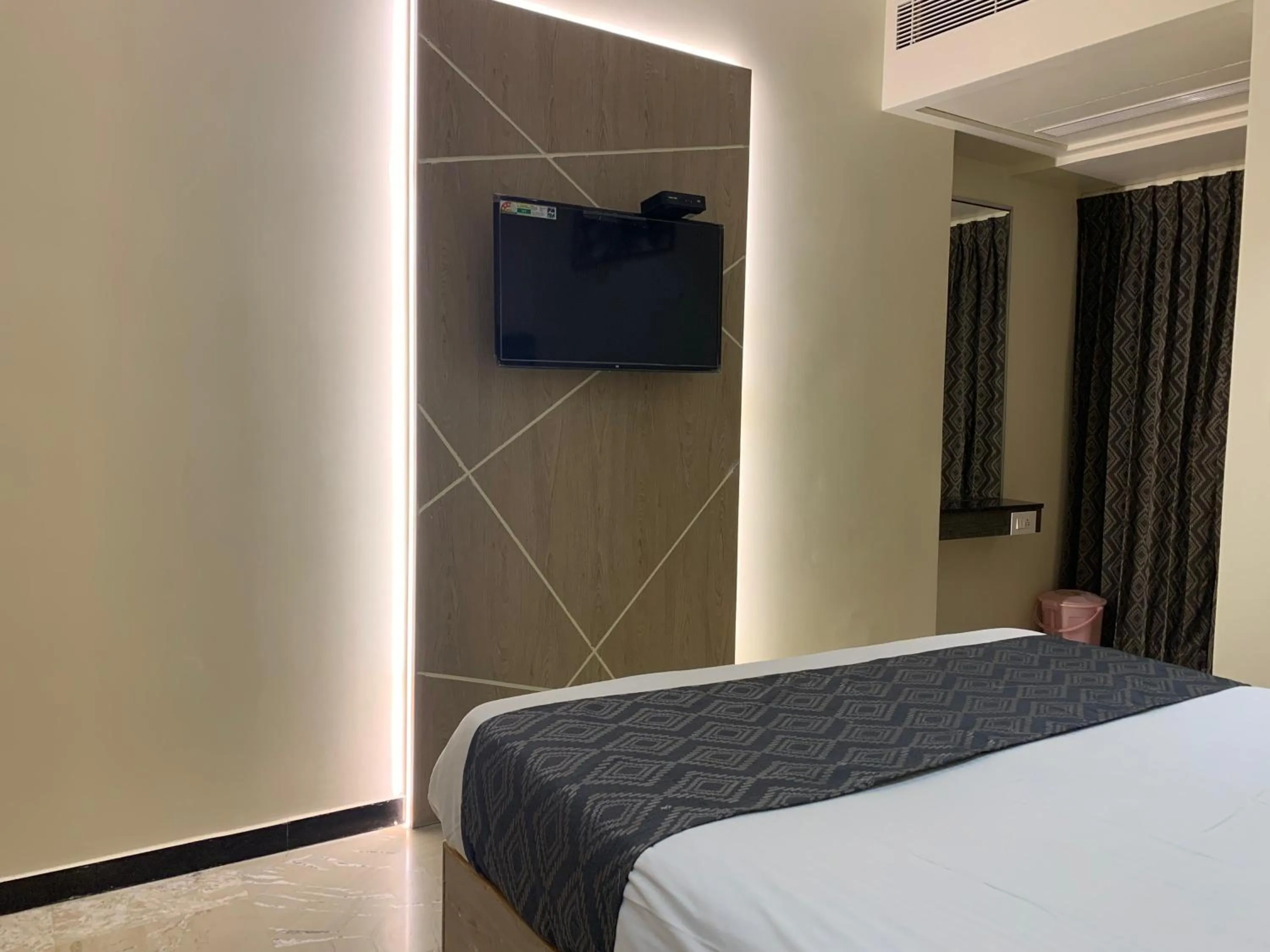 TV and multimedia in Hotel Temple City