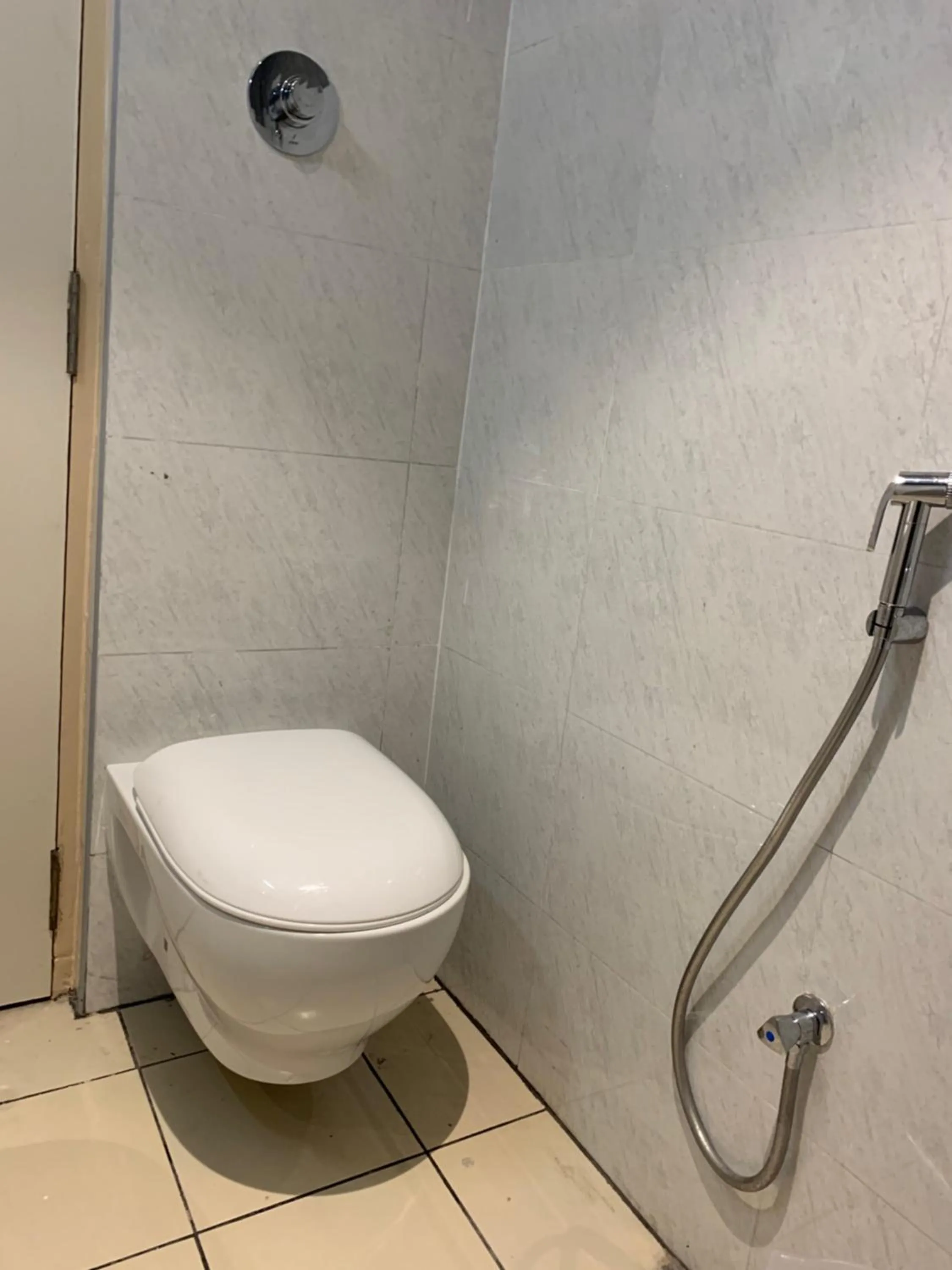 Toilet in Hotel Temple City