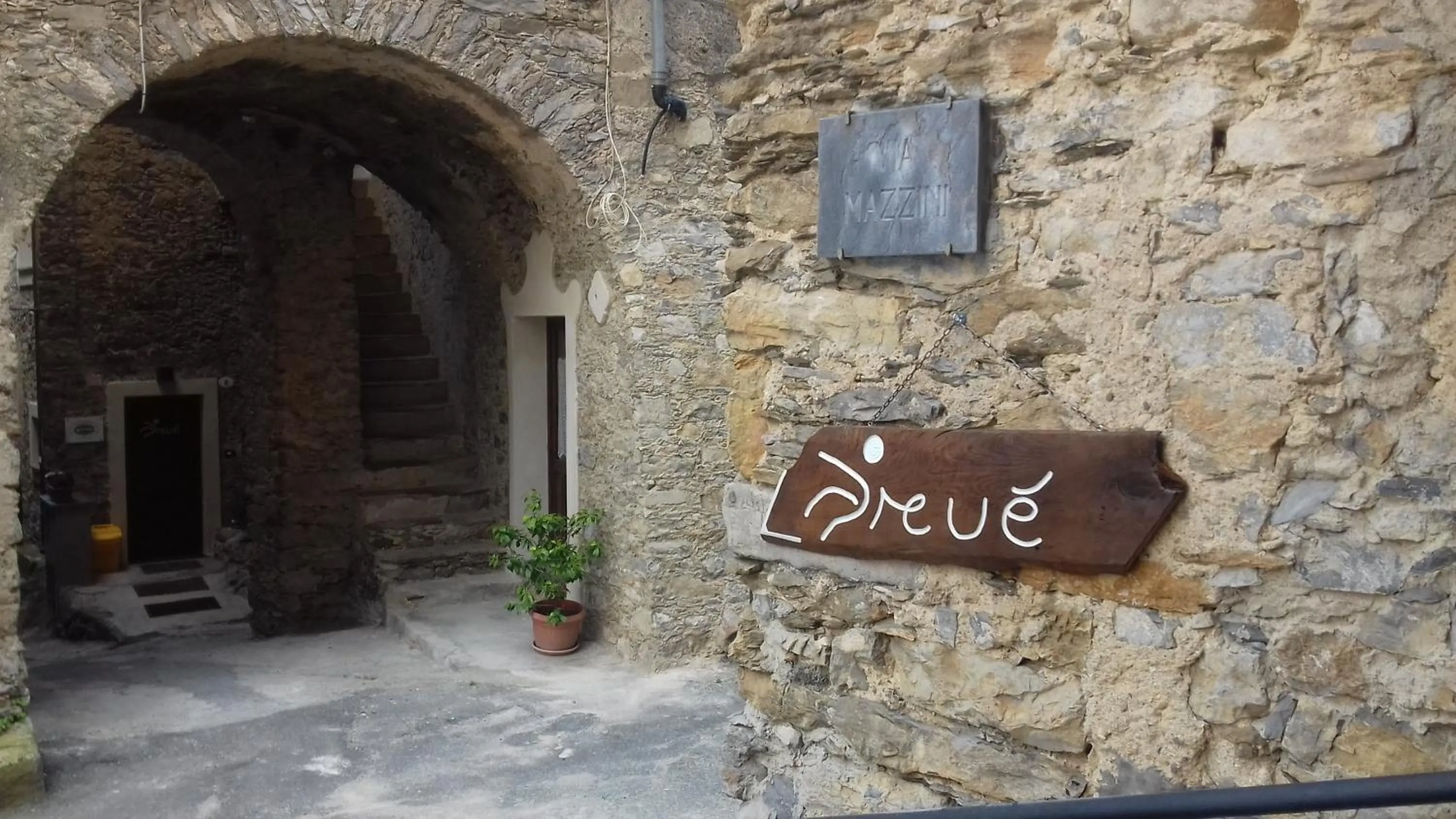 Property logo or sign in Arvé Castelbianco - B&B e Appartamento