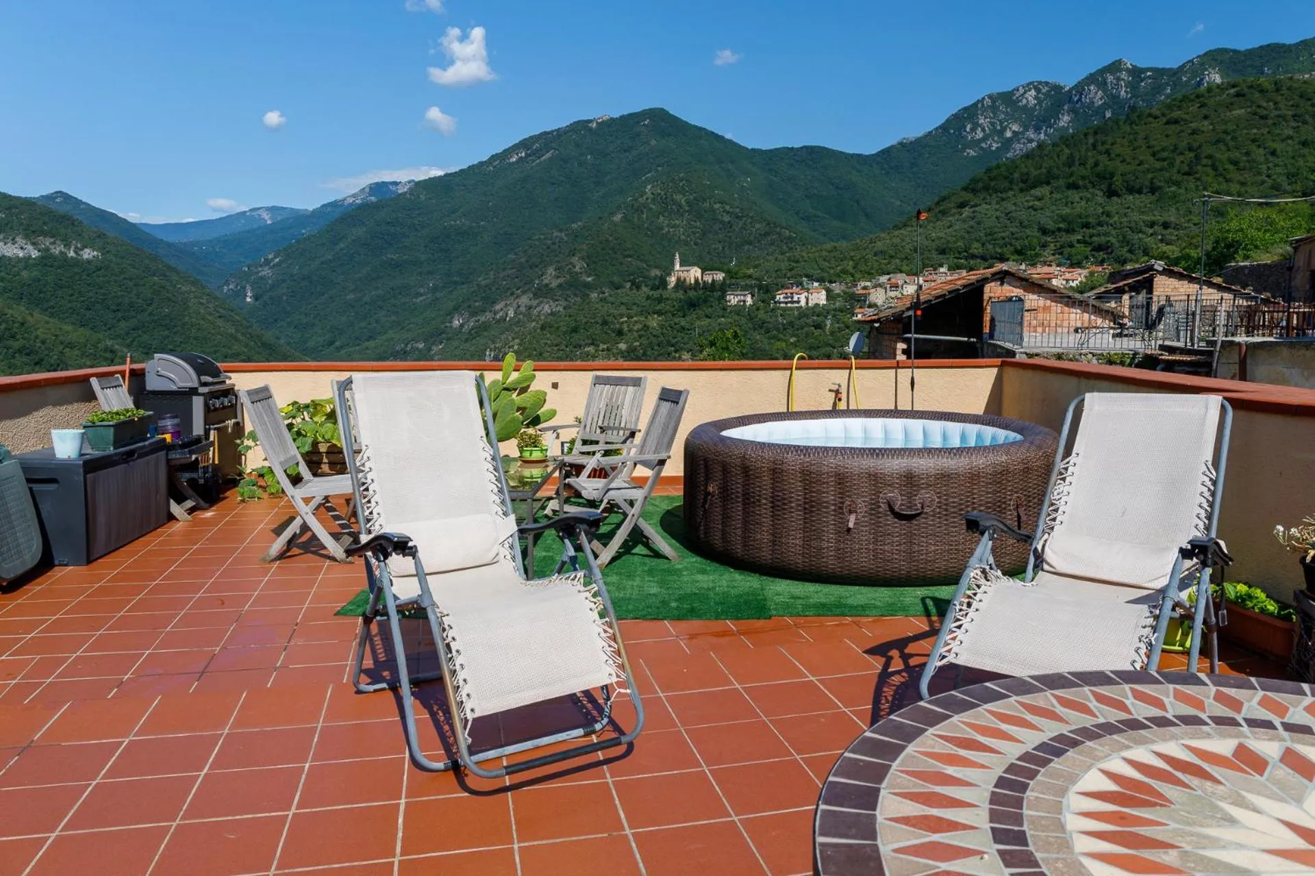 Swimming pool in Arvé Castelbianco - B&B e Appartamento