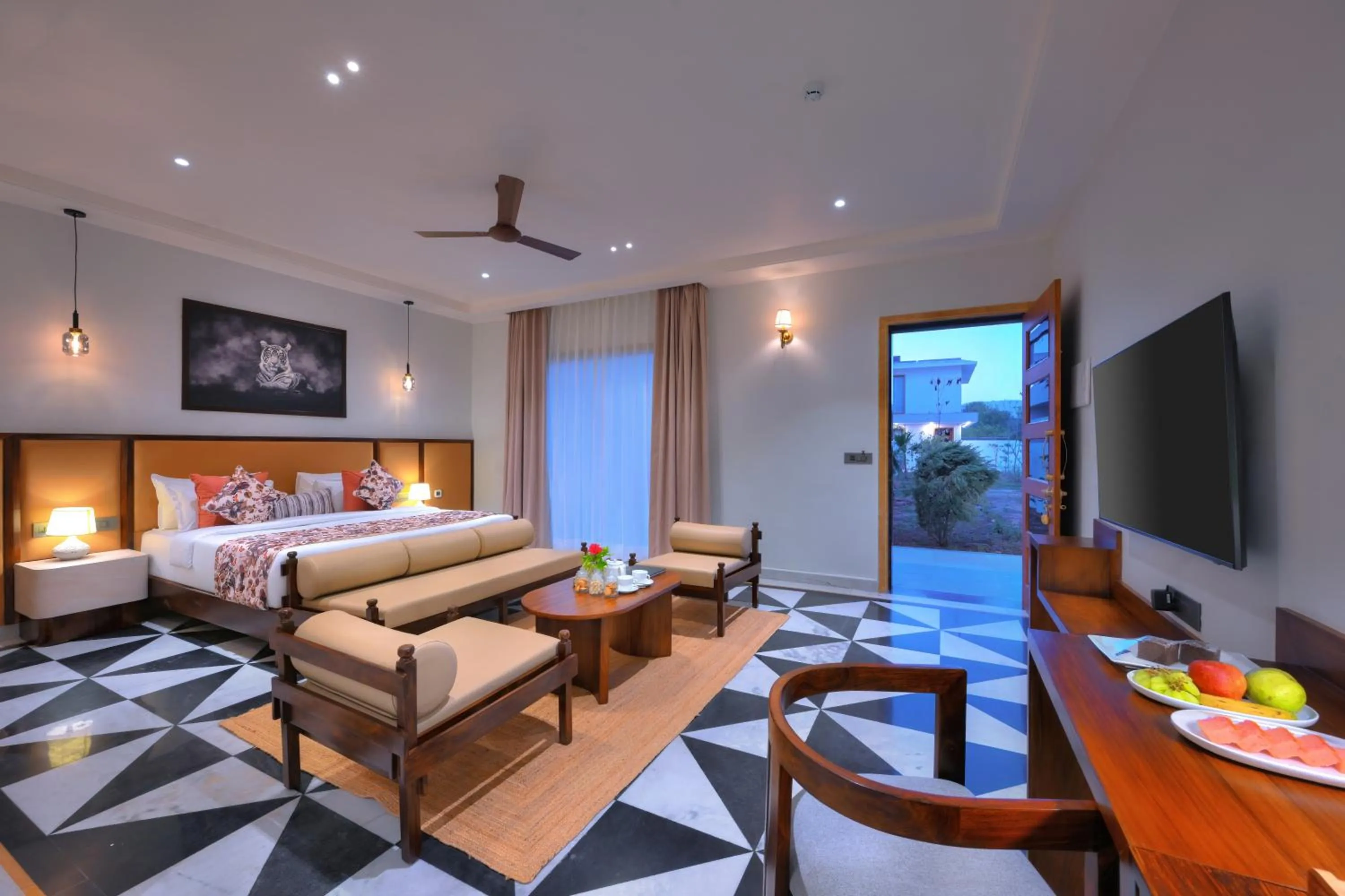 Living room, Bed in Ranthambore Bagh Palace