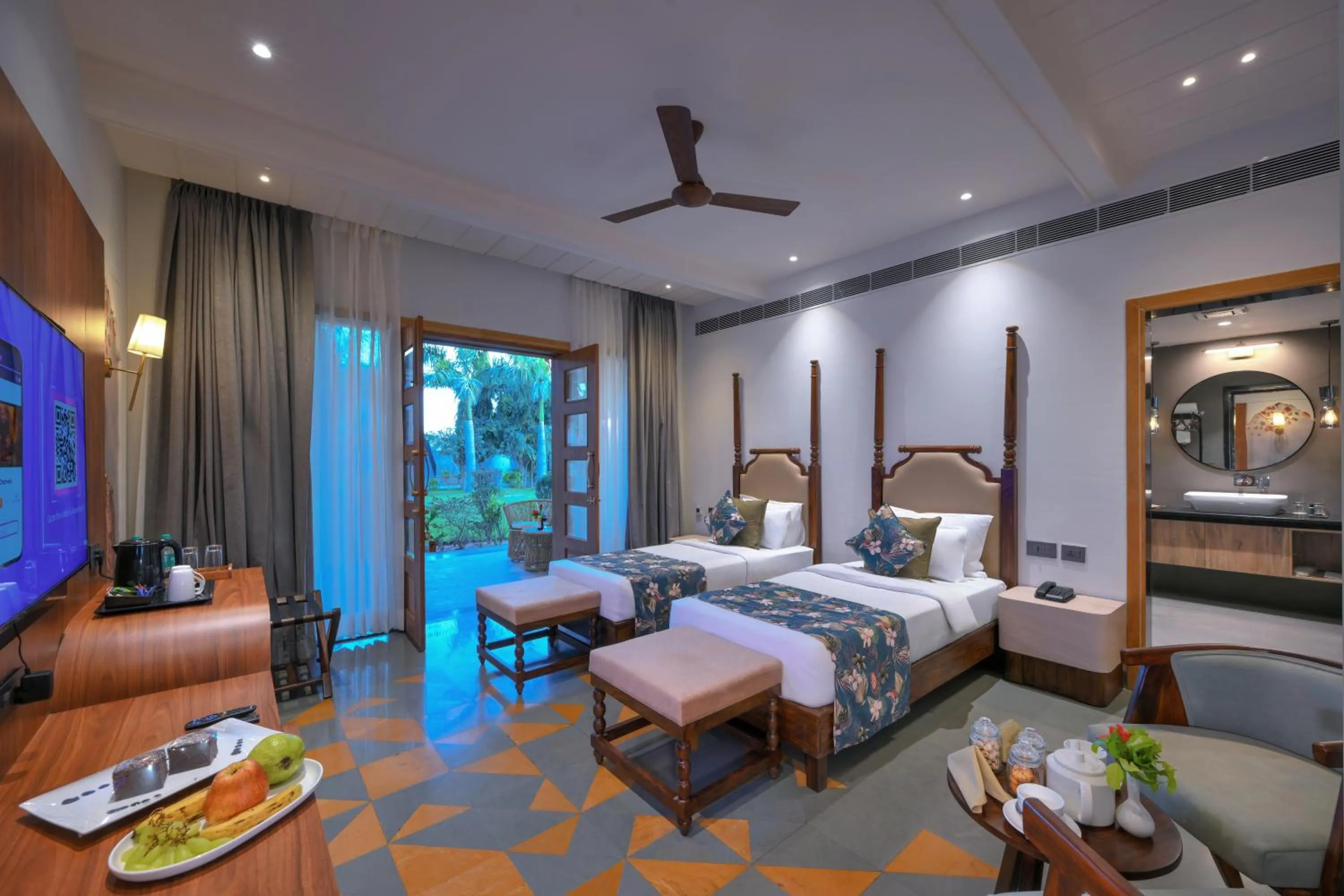 Photo of the whole room, Bed in Ranthambore Bagh Palace