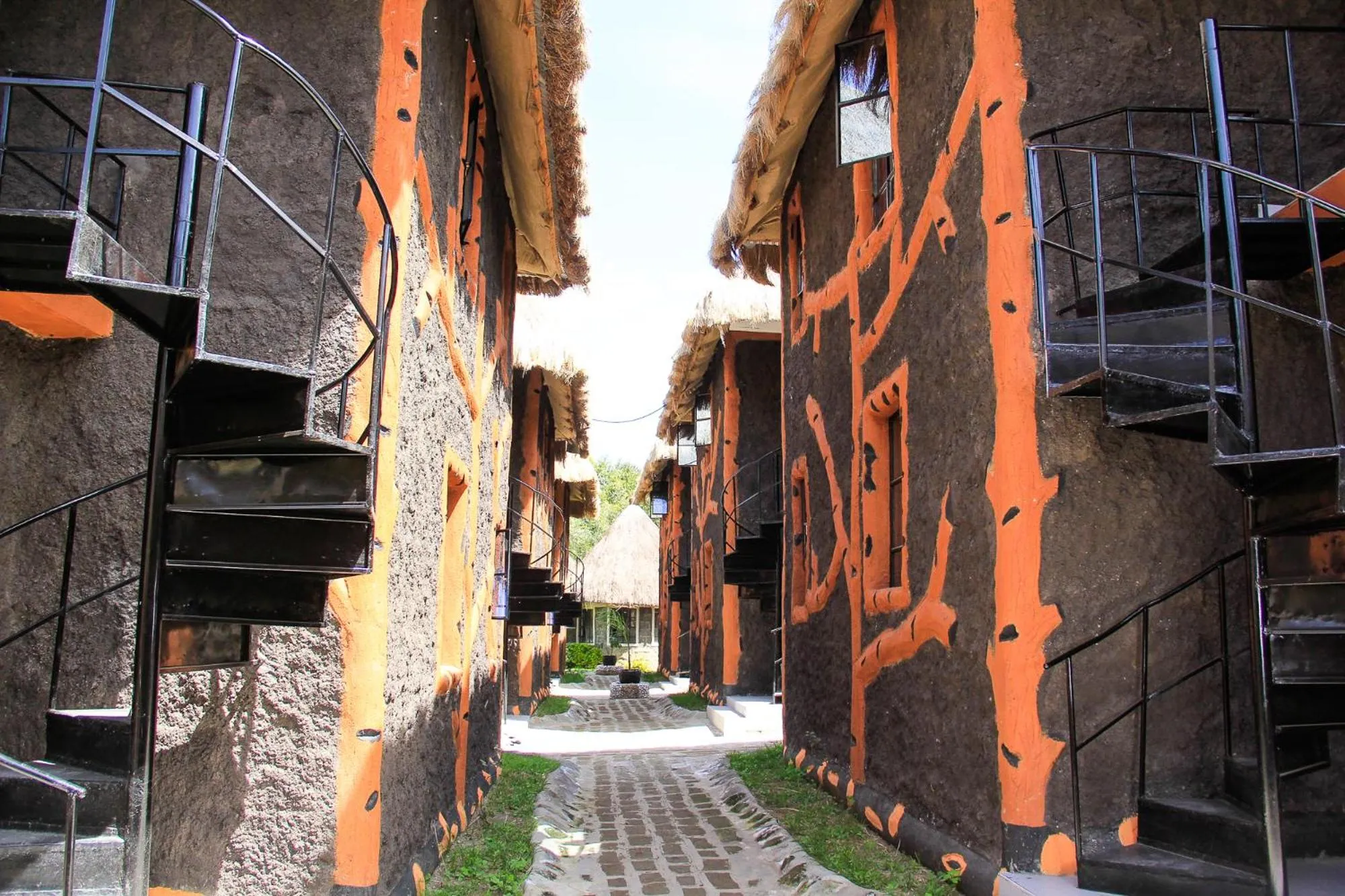 Property building in Dovenest Lodge