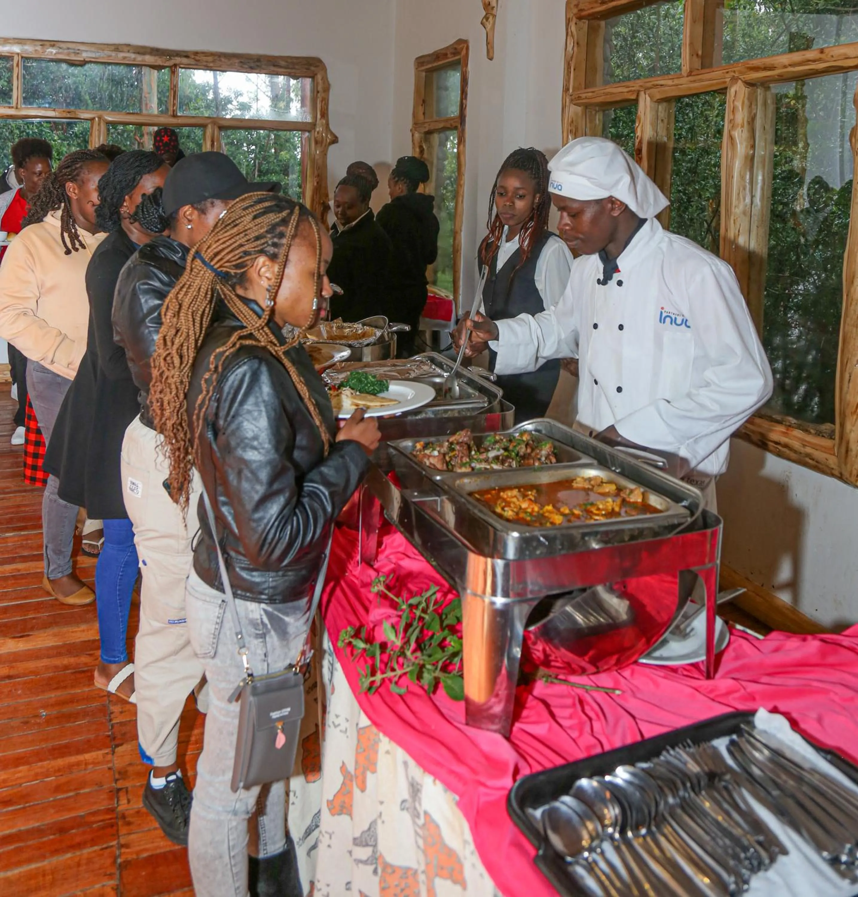 Restaurant/places to eat in Dovenest Lodge