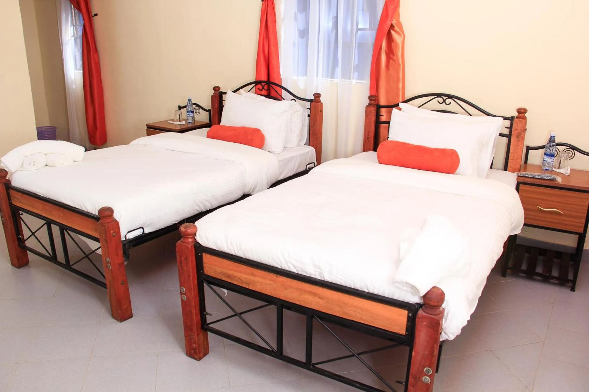 Bed in Dovenest Lodge