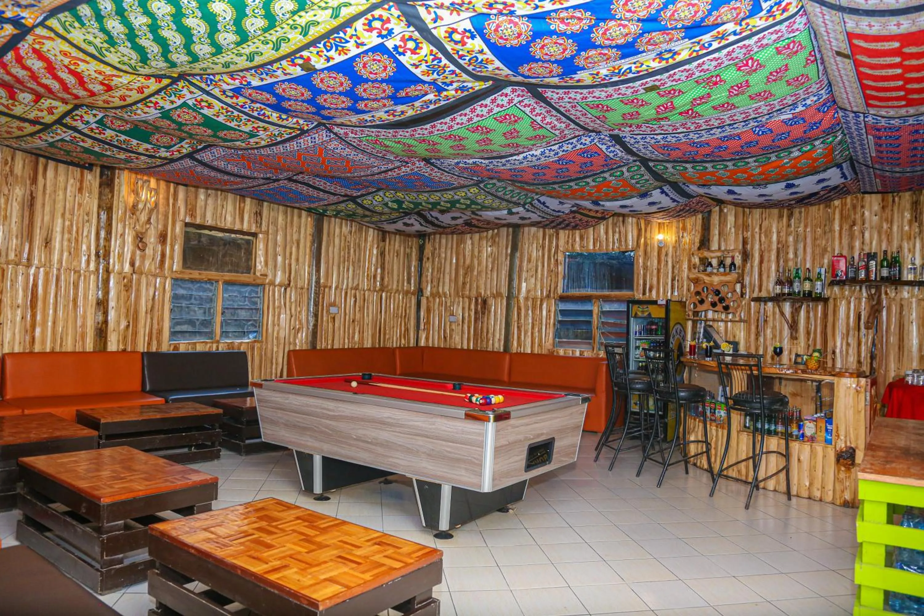 Nightclub / DJ in Dovenest Lodge