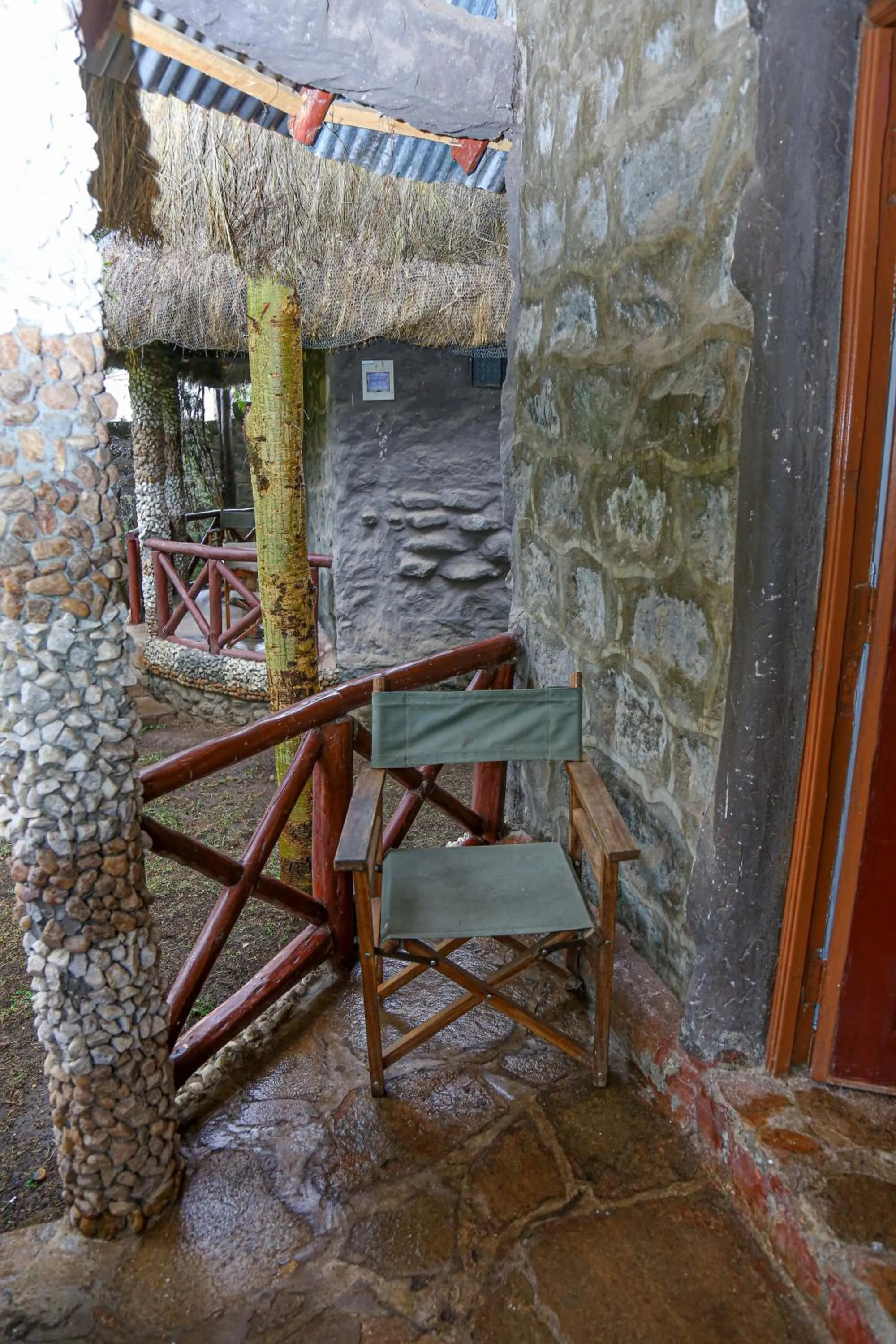 Property building in Dovenest Lodge