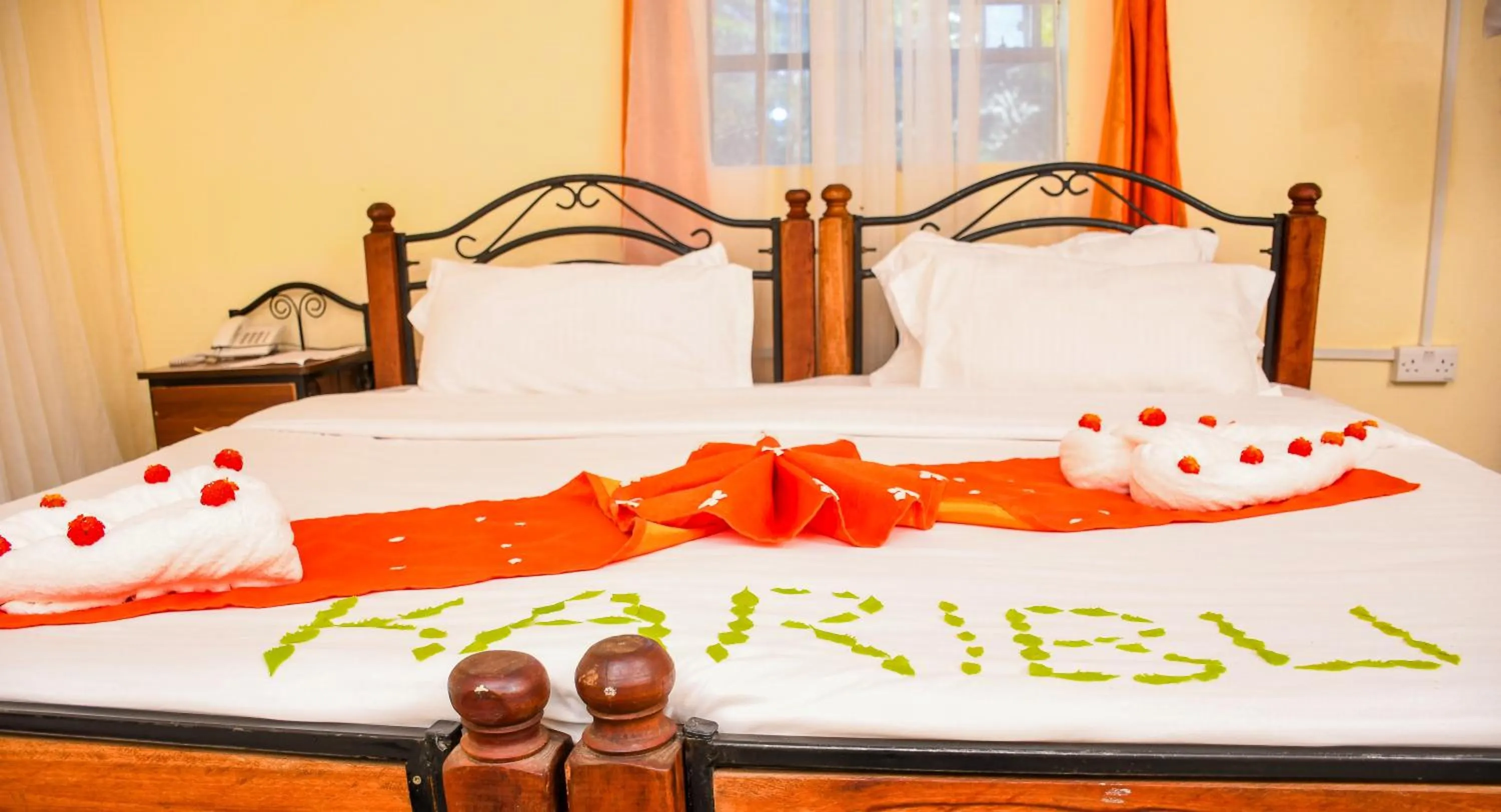 Bed in Dovenest Lodge