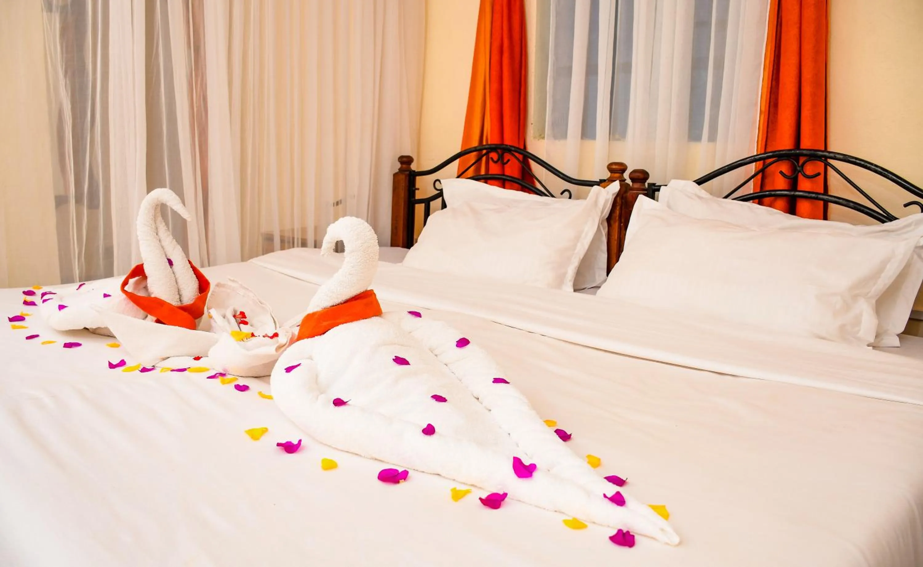 Bed in Dovenest Lodge