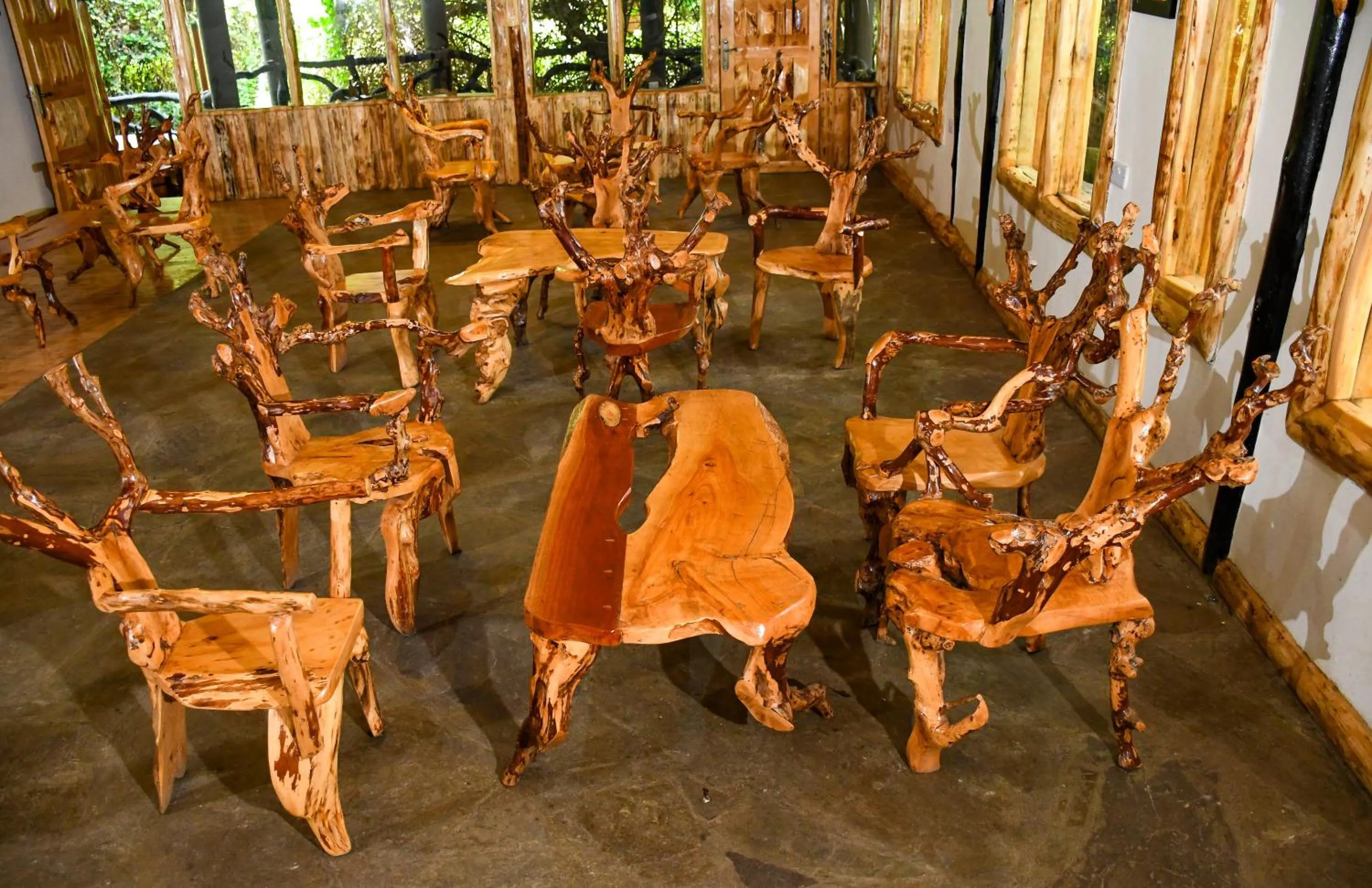 Restaurant/places to eat in Dovenest Lodge