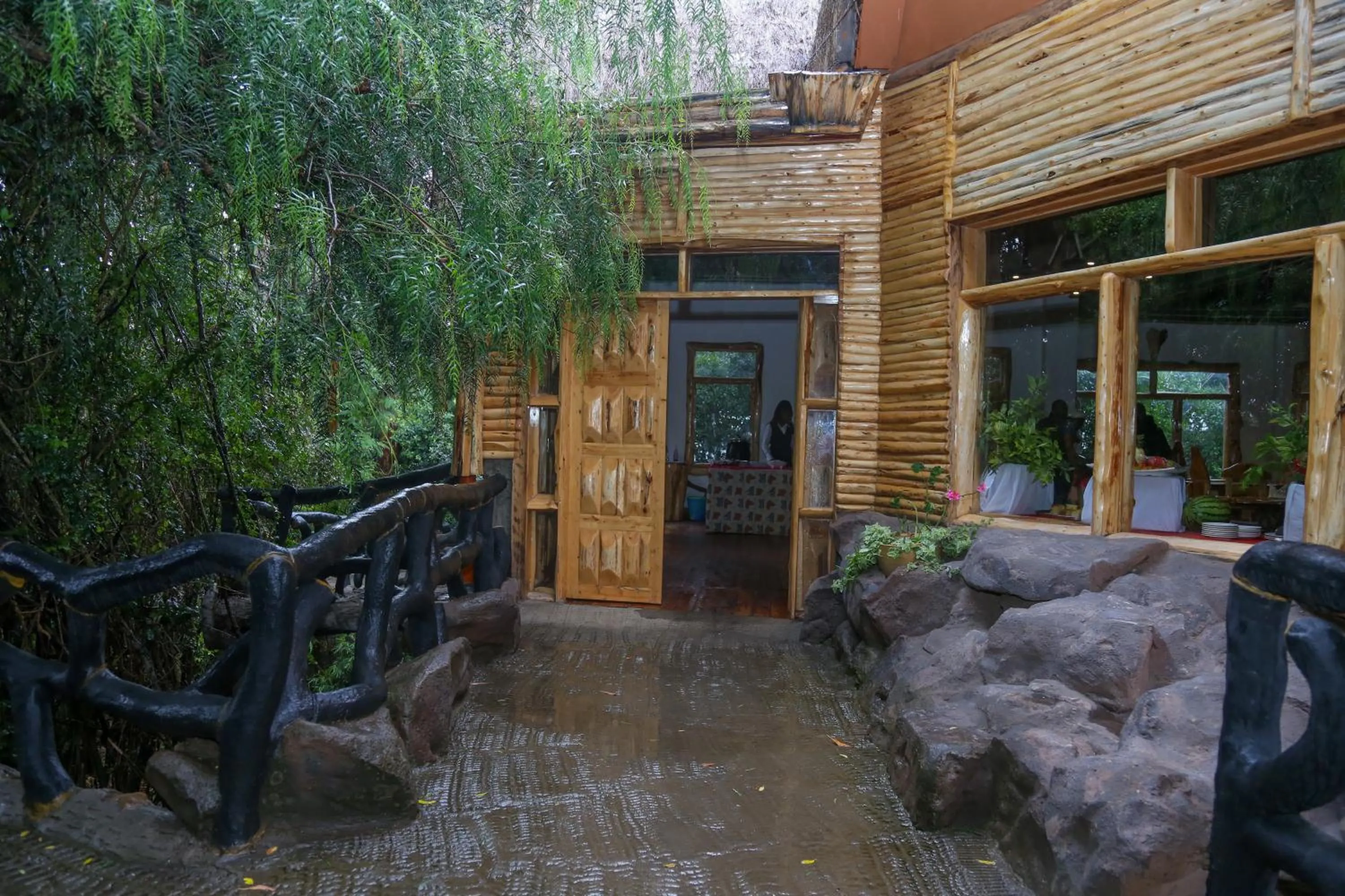 Property building in Dovenest Lodge