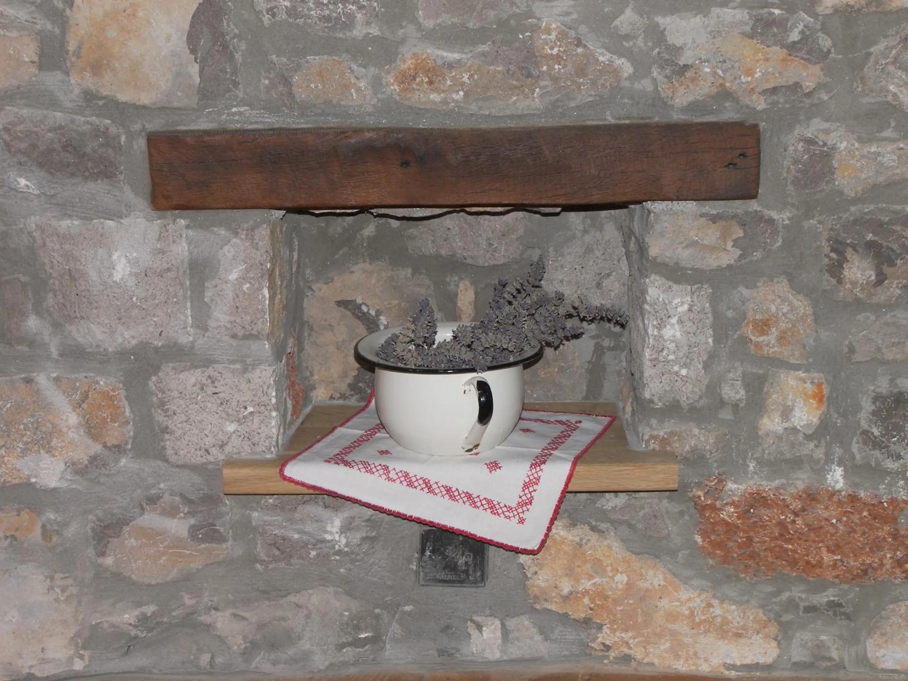 Decorative detail in Apartments Valentinus 1800