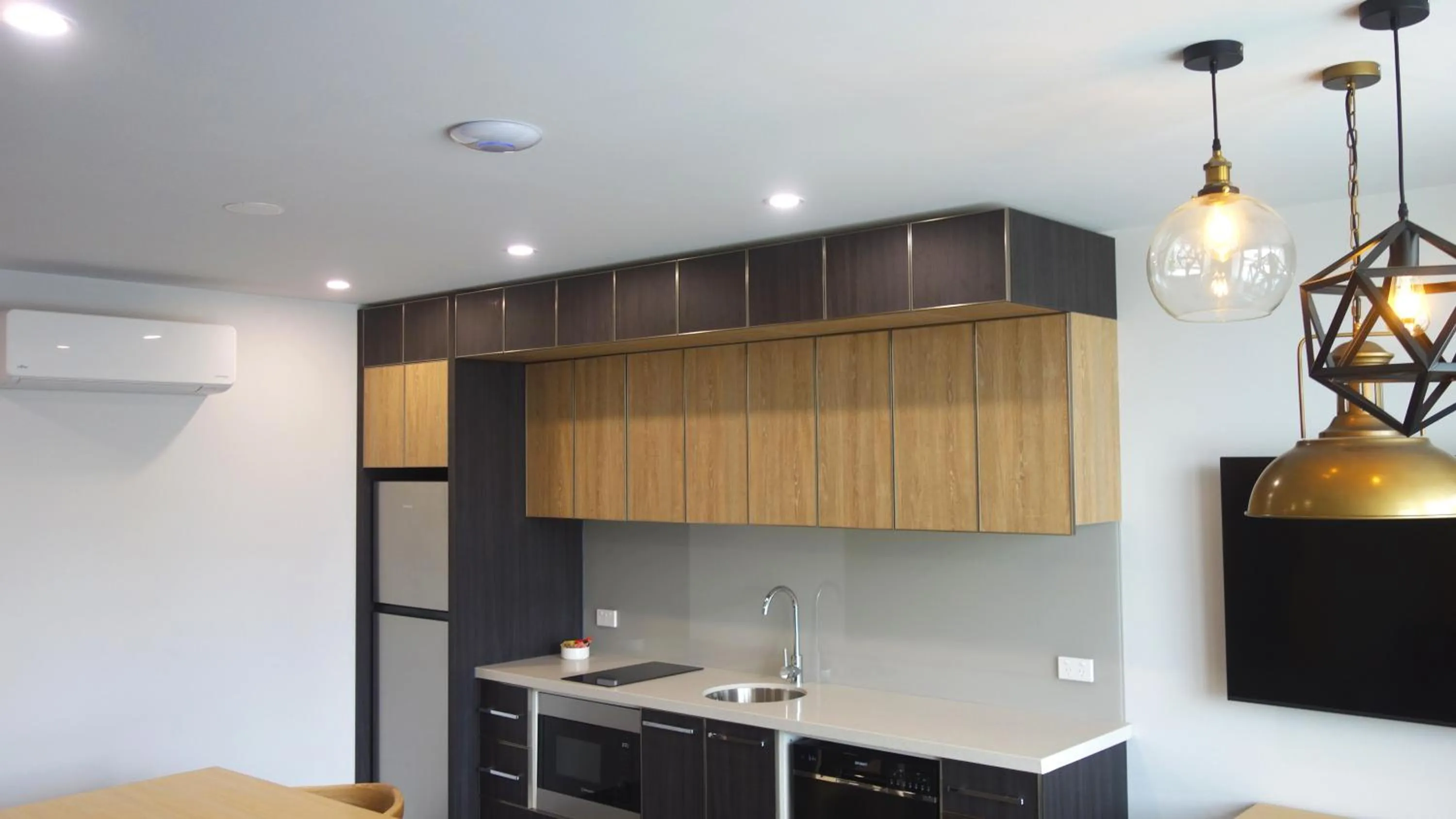 Kitchen or kitchenette in Semaphore Splash Apartments