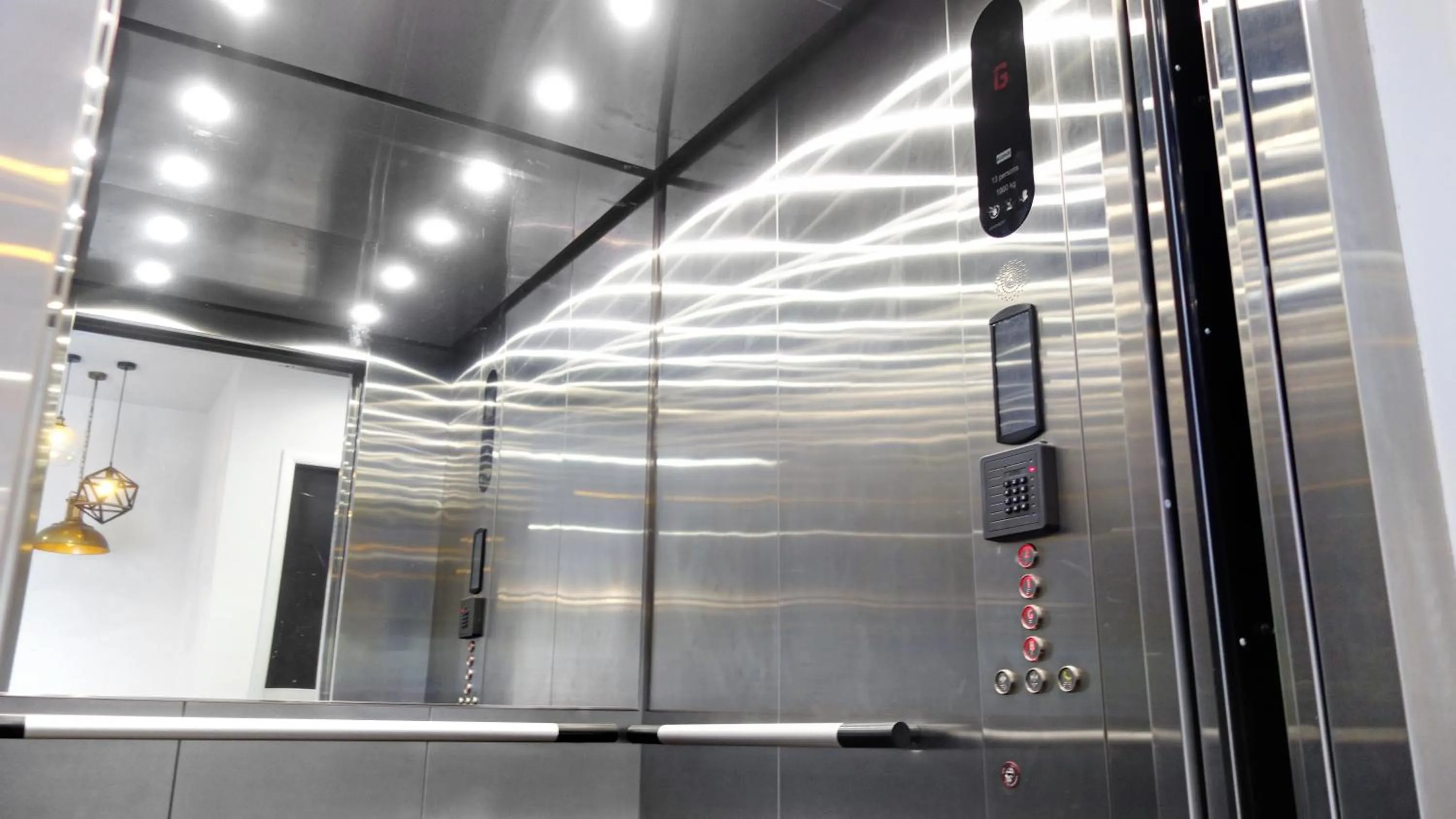 Property building in Semaphore Splash Apartments