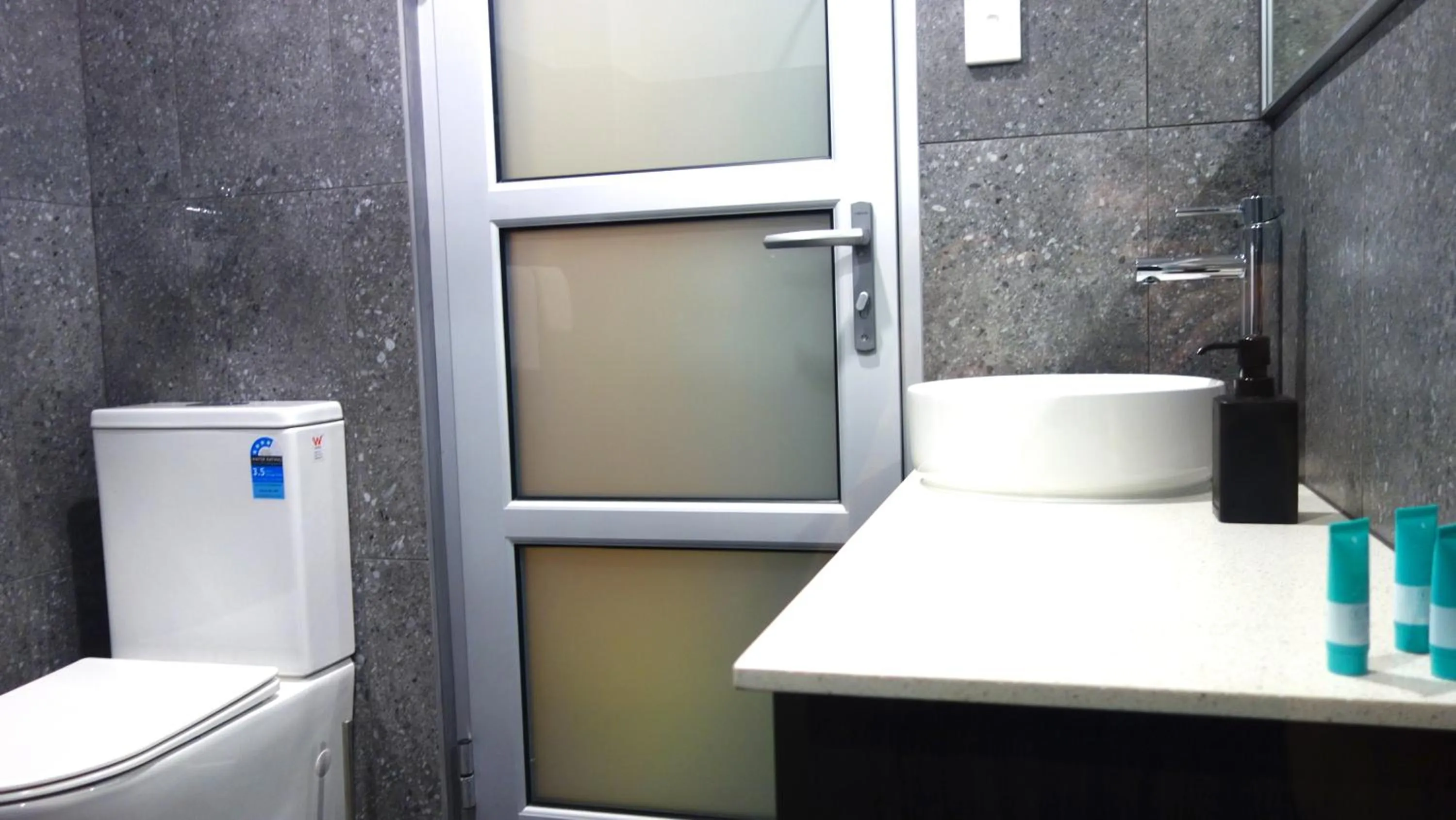 Toilet in Semaphore Splash Apartments