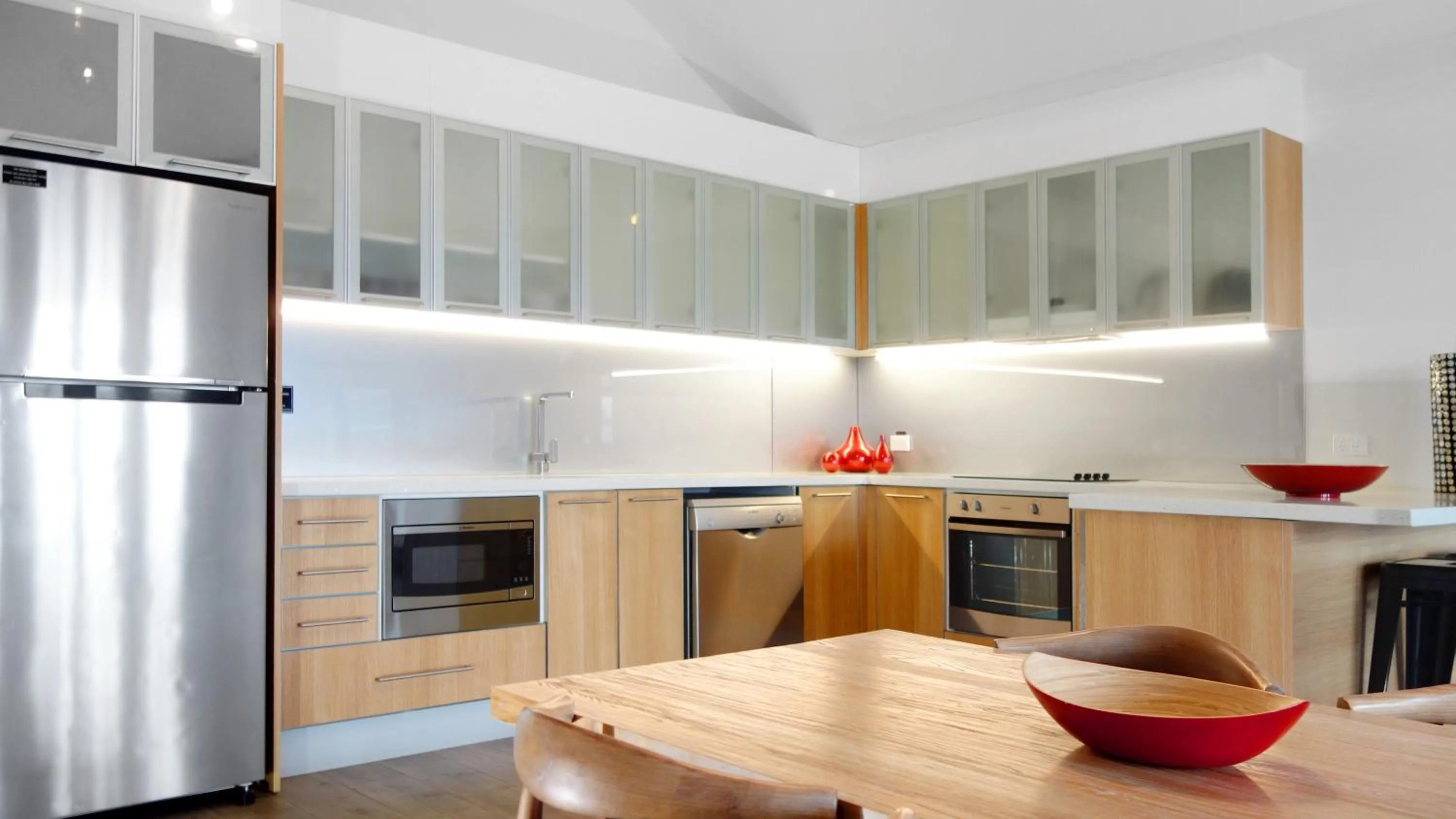 Dining area in Semaphore Splash Apartments