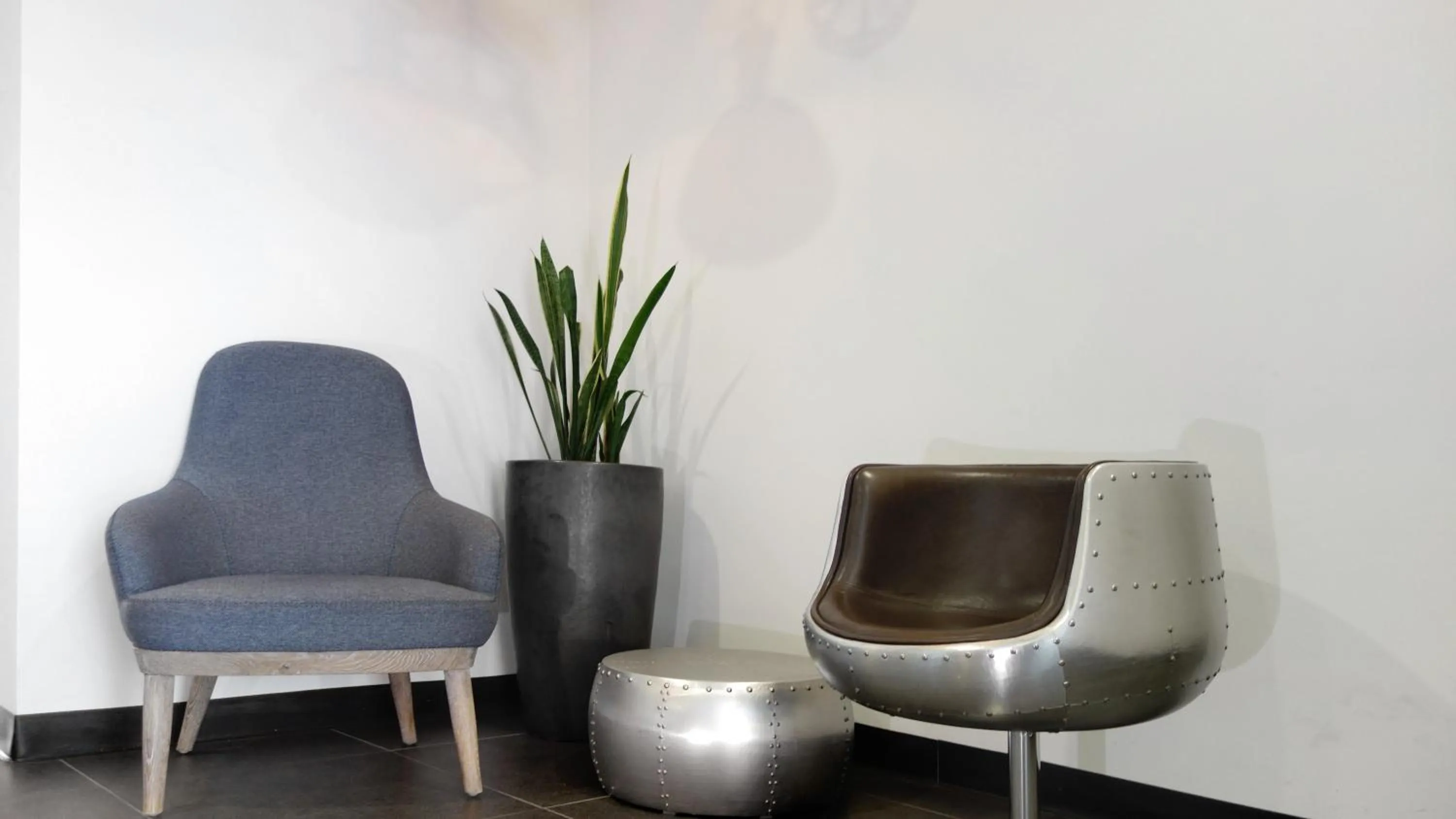 Property building in Semaphore Splash Apartments