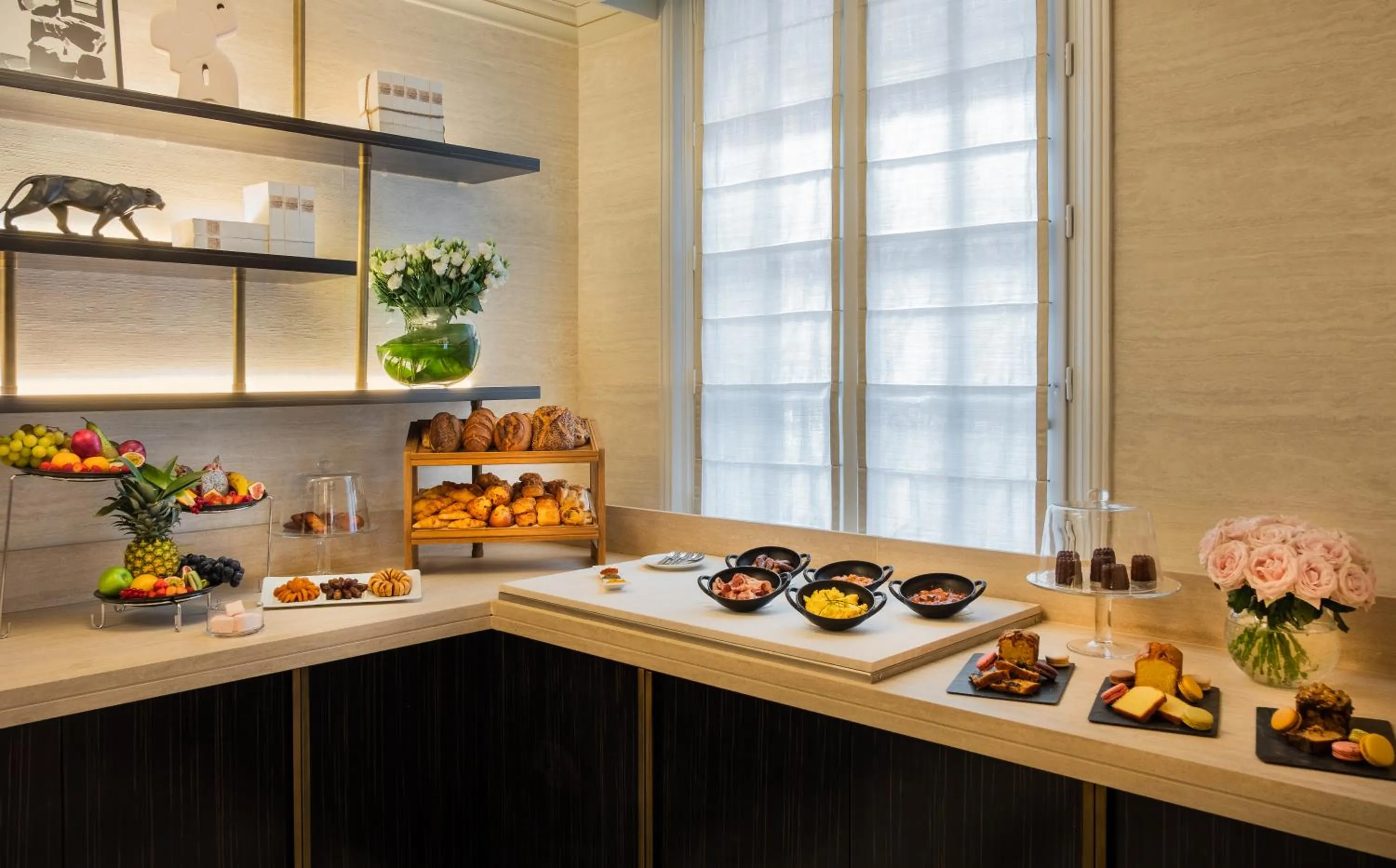 Buffet breakfast in Hôtel Elysia by Inwood Hotels