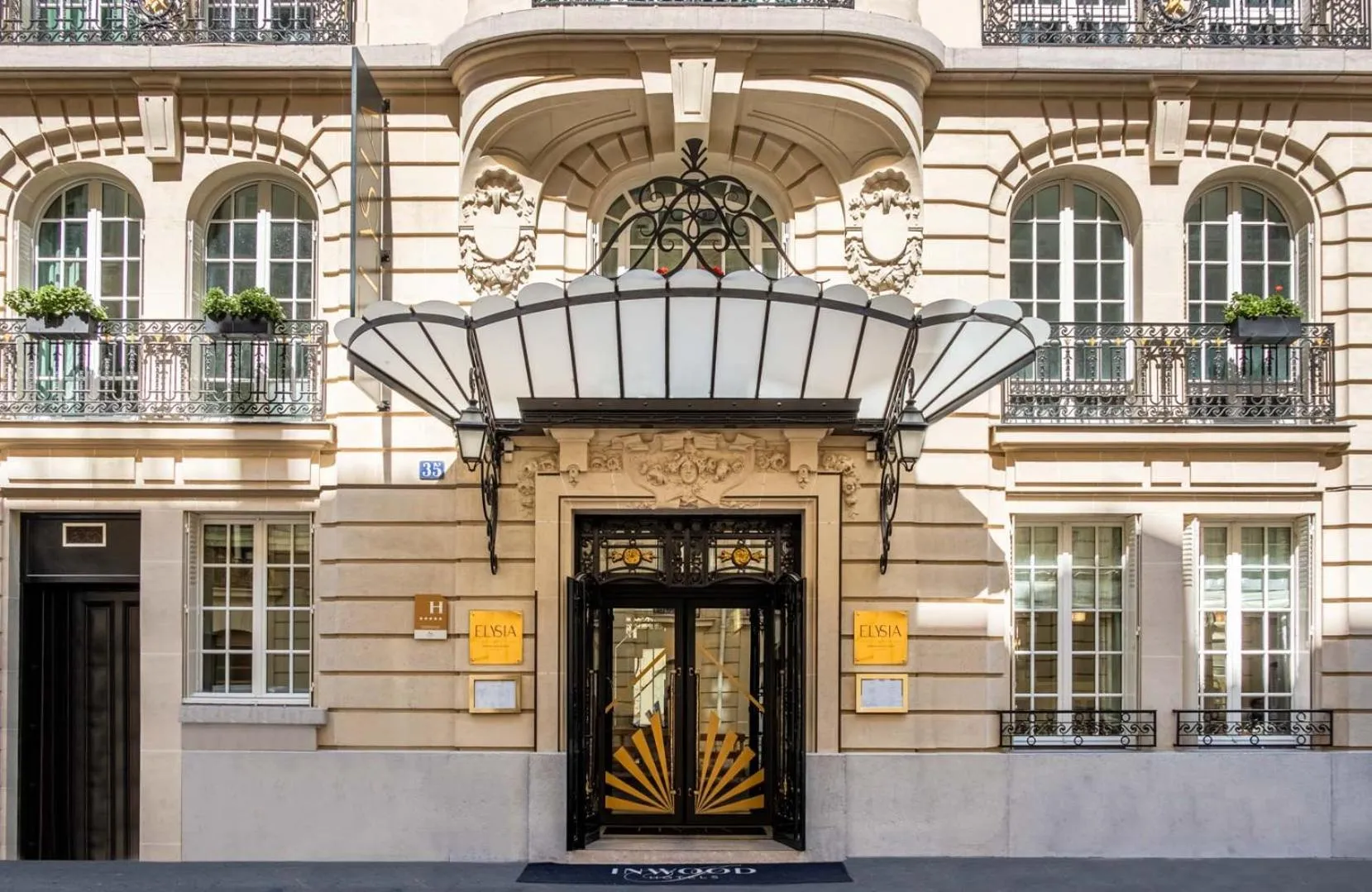 Property building in Hôtel Elysia by Inwood Hotels
