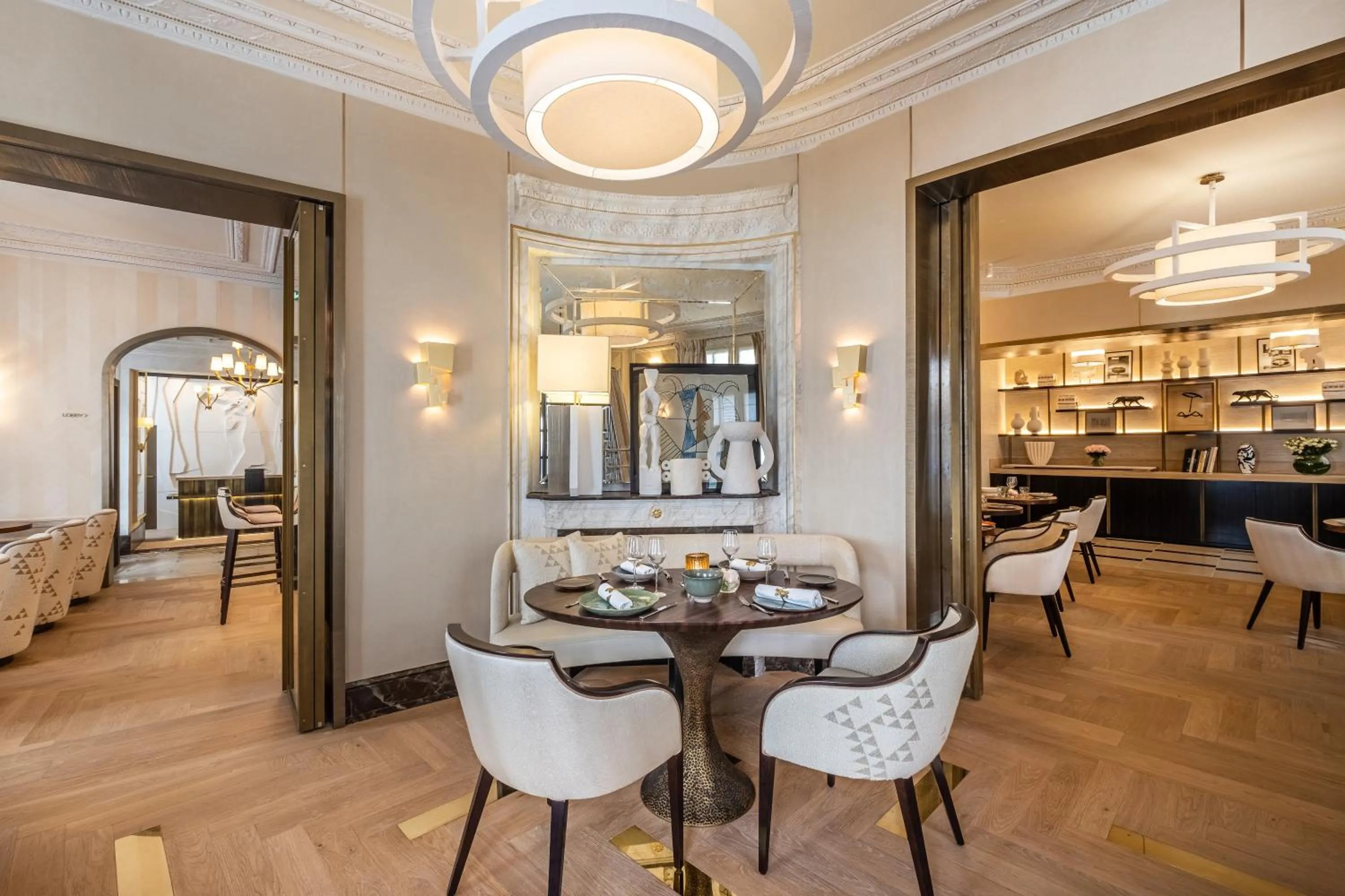 Restaurant/places to eat in Hôtel Elysia by Inwood Hotels