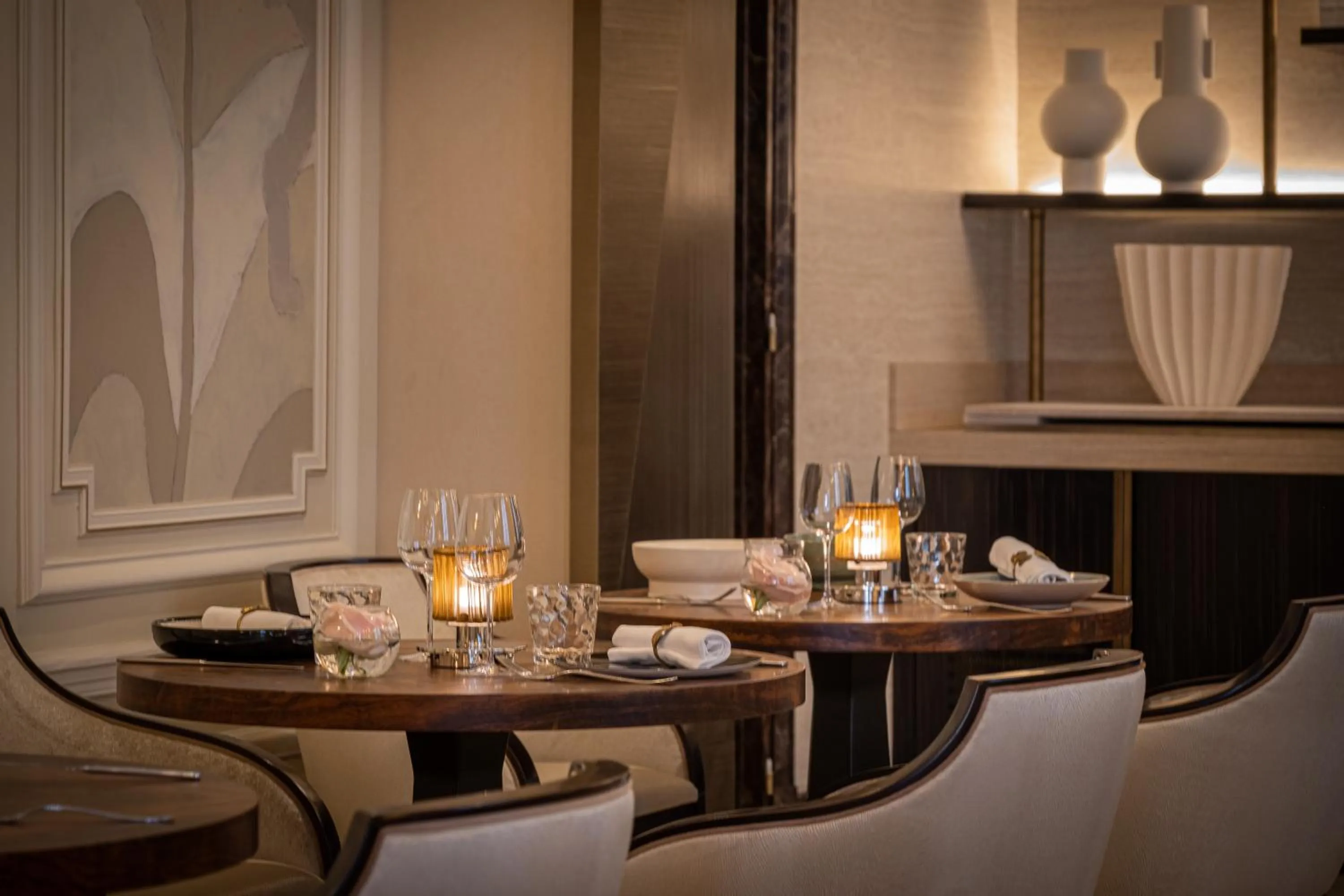 Restaurant/places to eat in Hôtel Elysia by Inwood Hotels