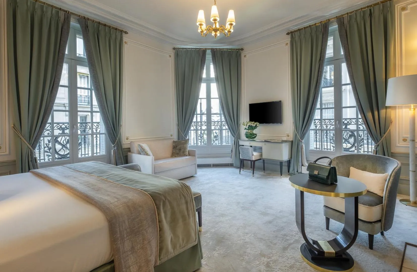 Photo of the whole room, Bed in Hôtel Elysia by Inwood Hotels