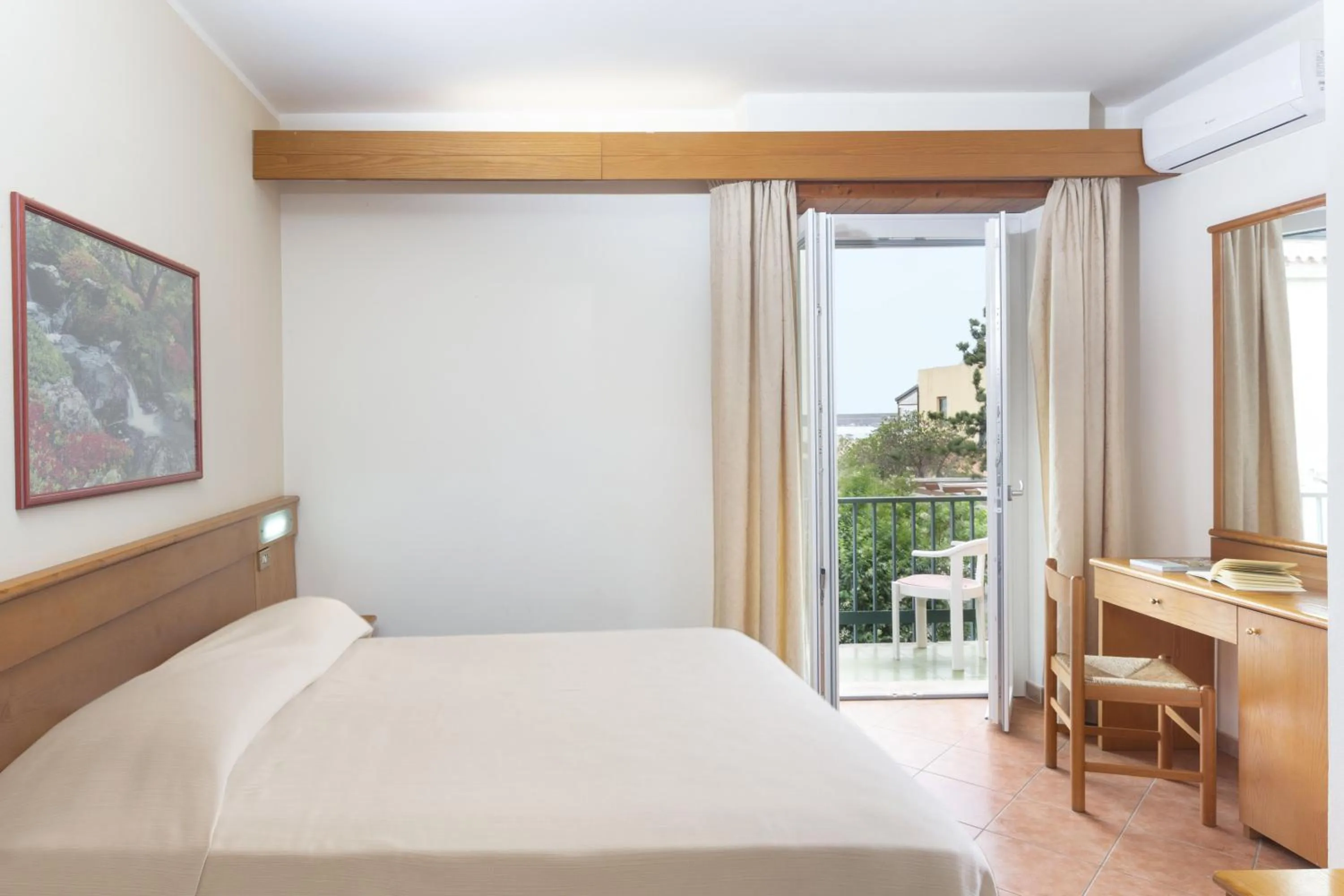 Day, Bed in Hotel Al Gabbiano