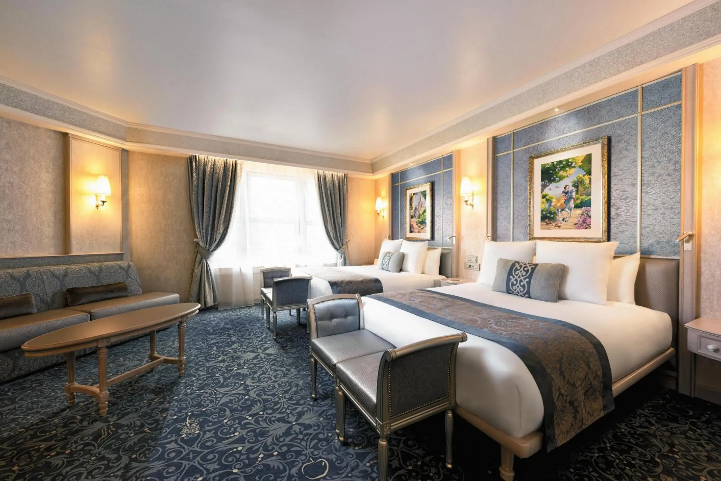 Superior Family Room - single occupancy in Disneyland® Hotel Superior Family Room - single occupancy in Disneyland® Hotel