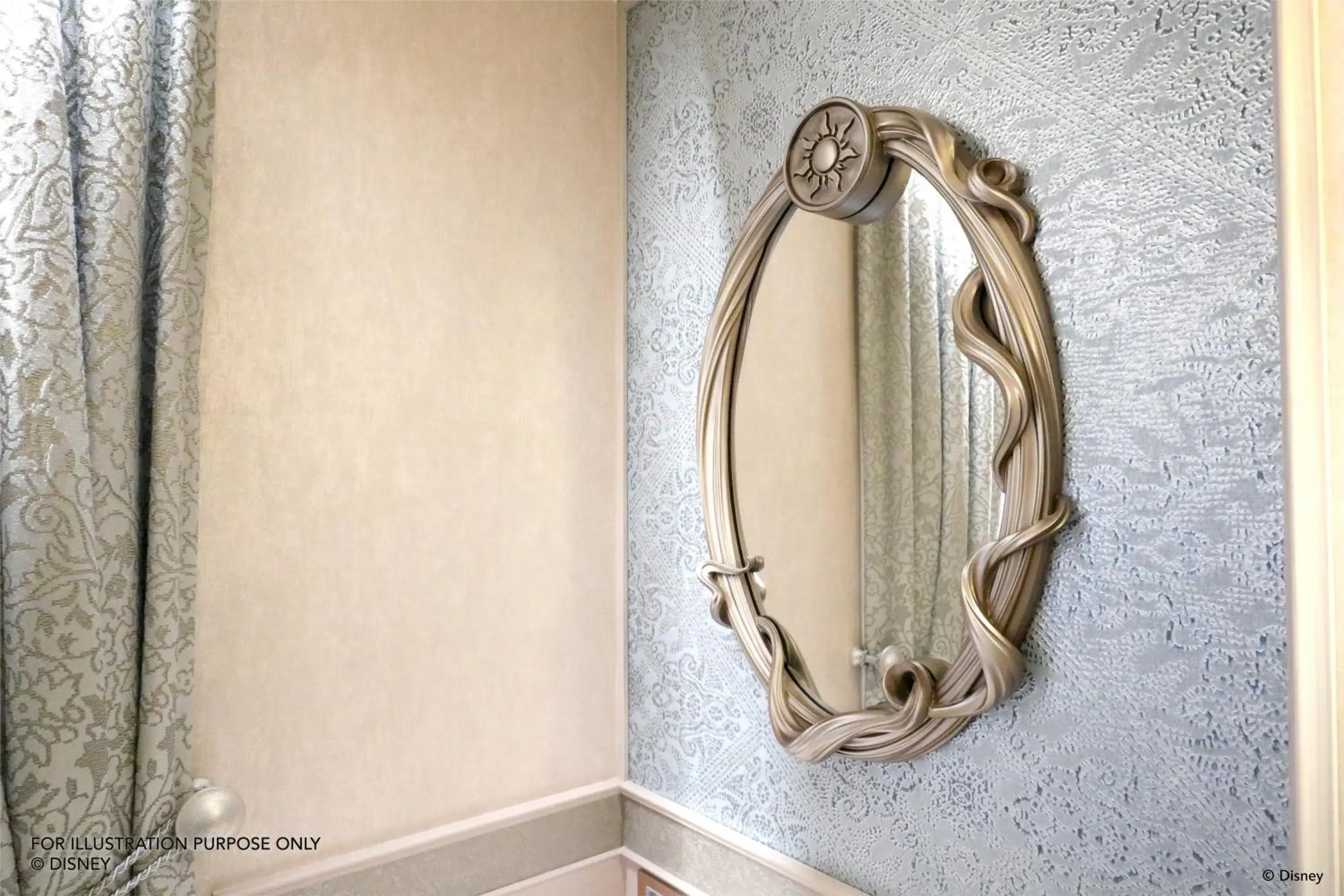 Bedroom in Disneyland® Hotel Bedroom in Disneyland® Hotel