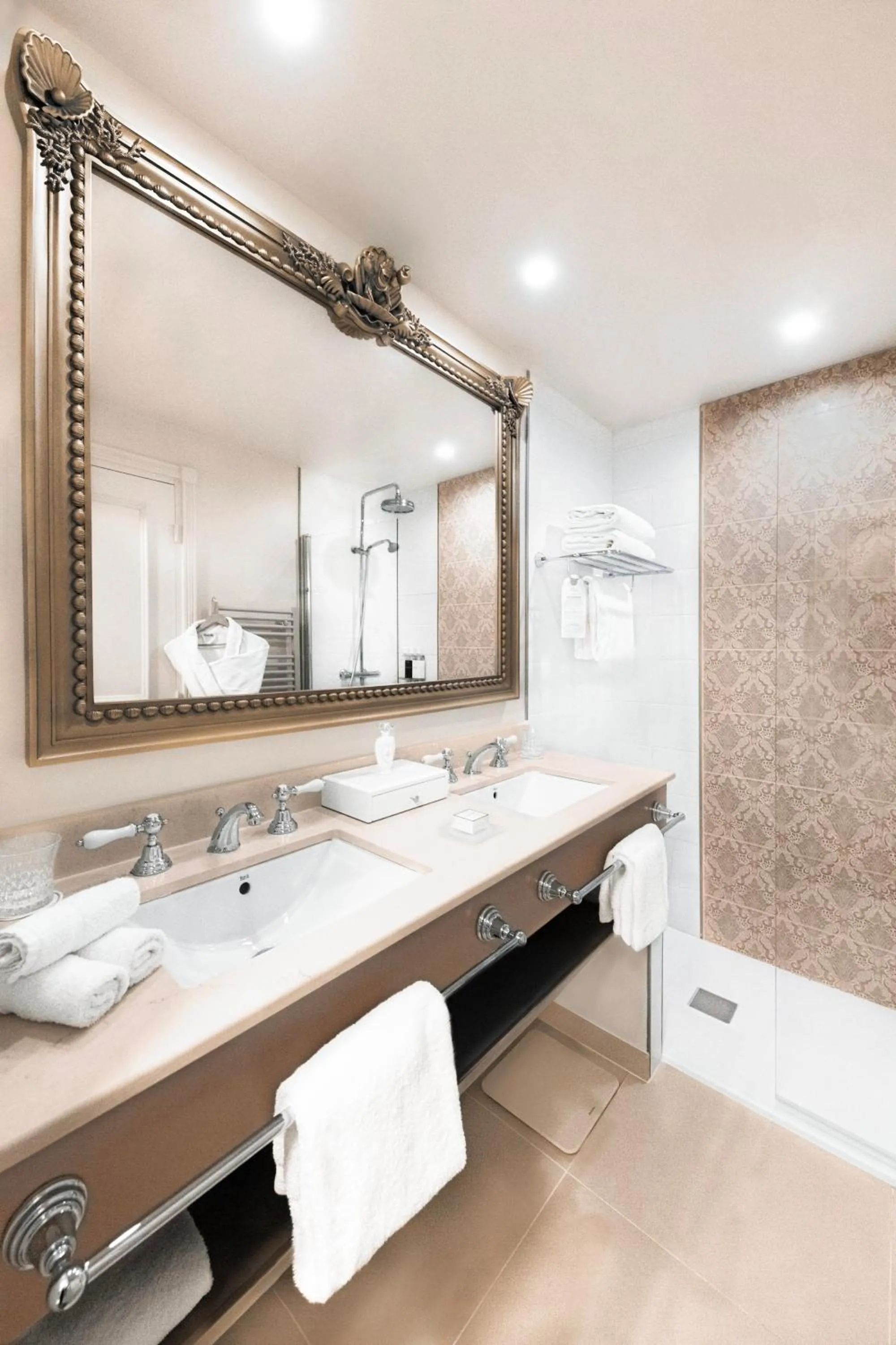 Bedroom in Disneyland® Hotel