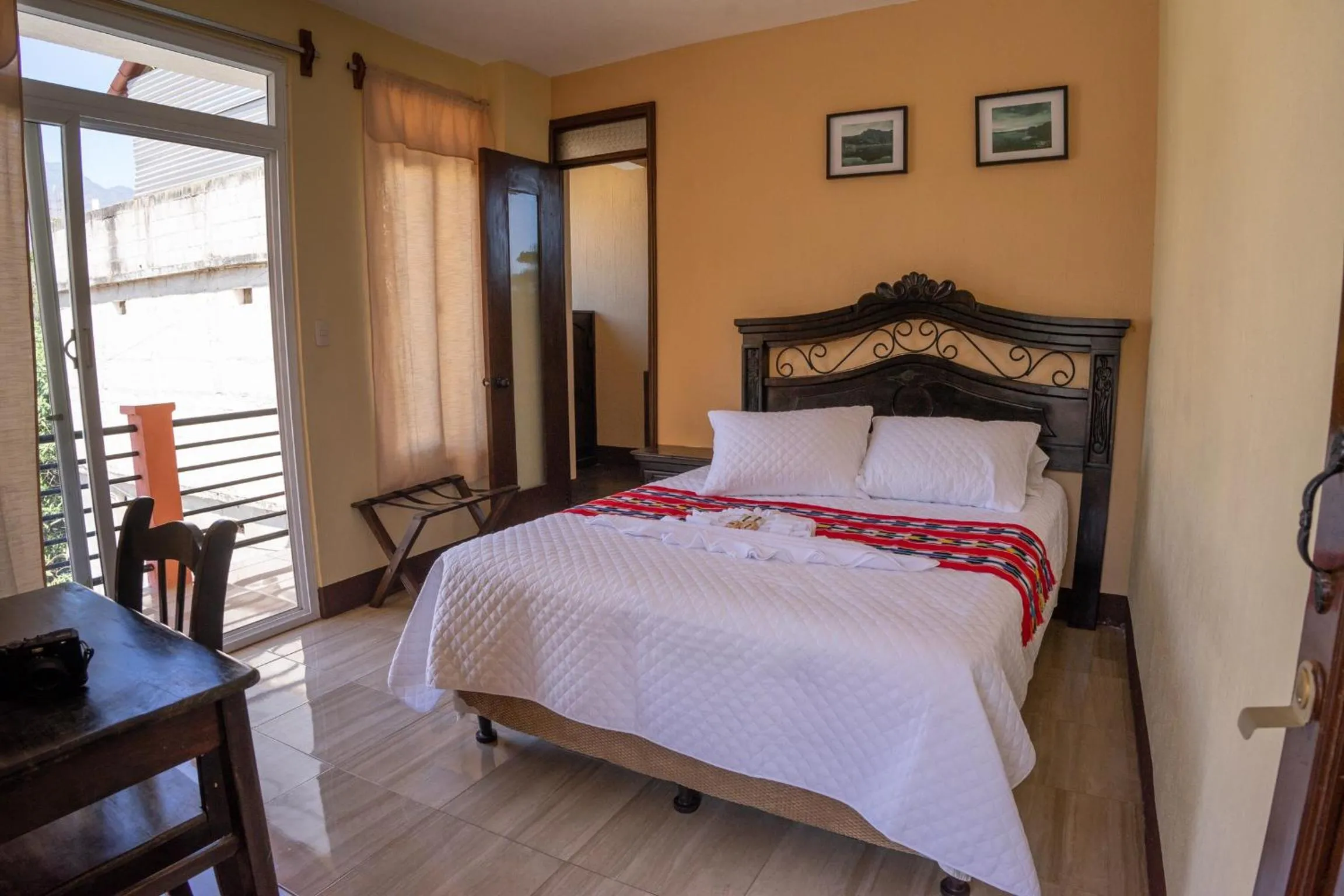 Photo of the whole room, Bed in El Delfin Hotel y Restaurante