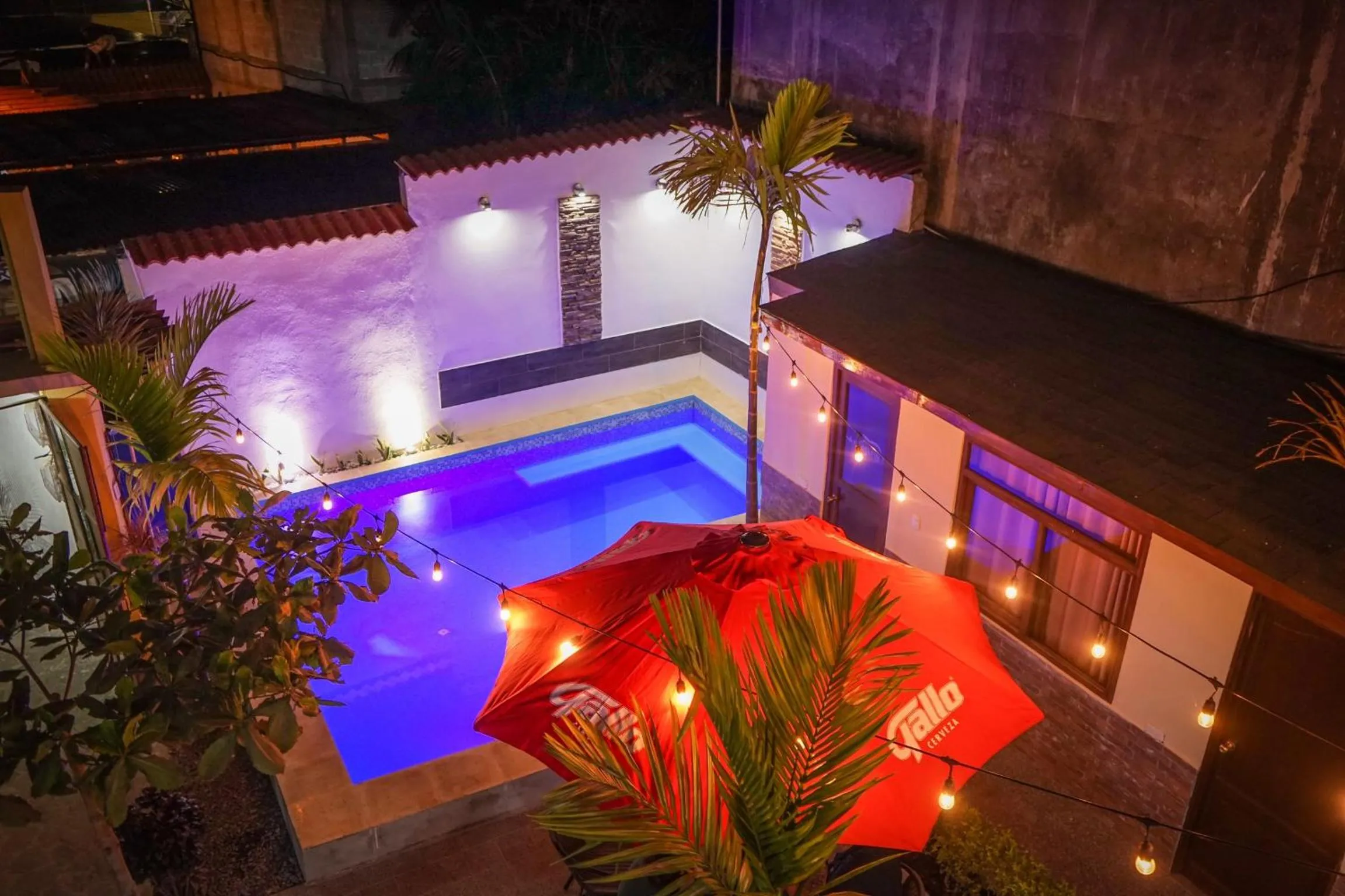 Swimming pool in El Delfin Hotel y Restaurante