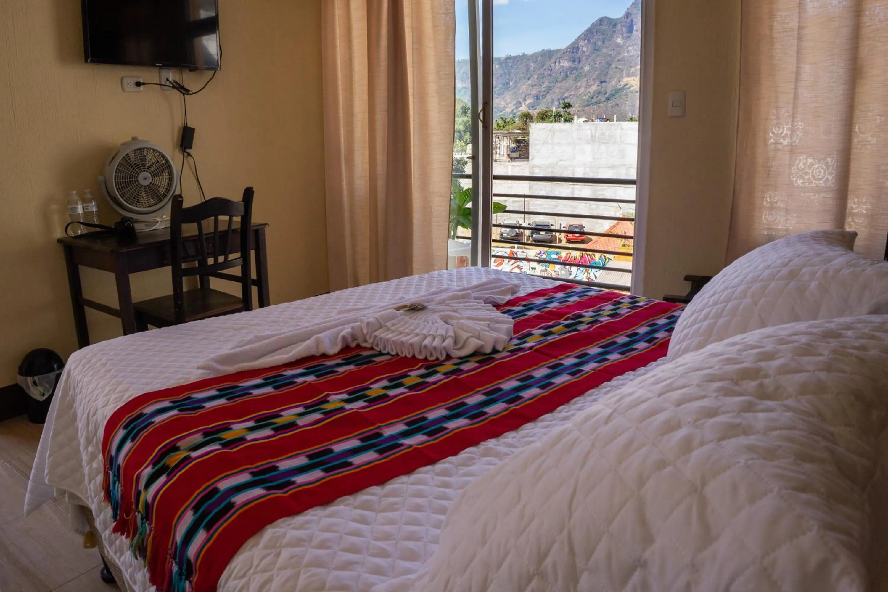 Photo of the whole room, Bed in El Delfin Hotel y Restaurante
