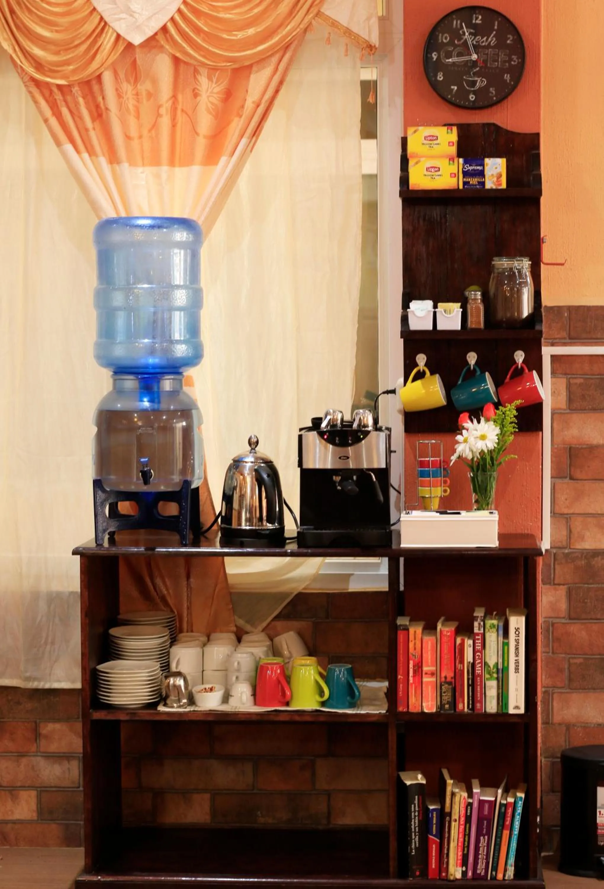 Coffee/tea facilities in El Delfin Hotel y Restaurante