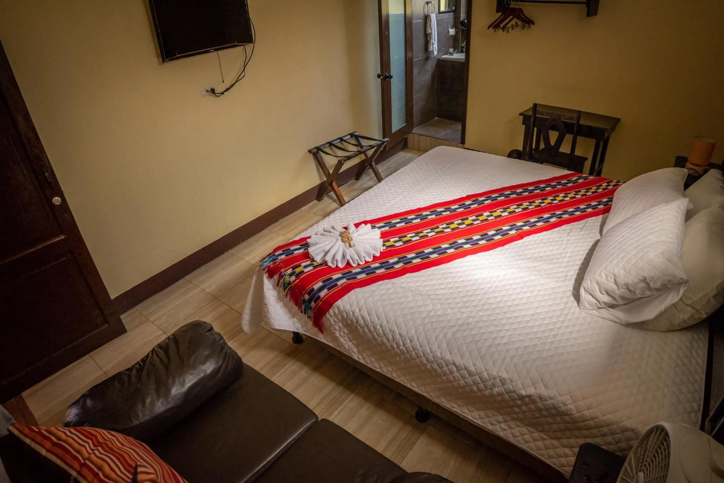 Photo of the whole room, Bed in El Delfin Hotel y Restaurante
