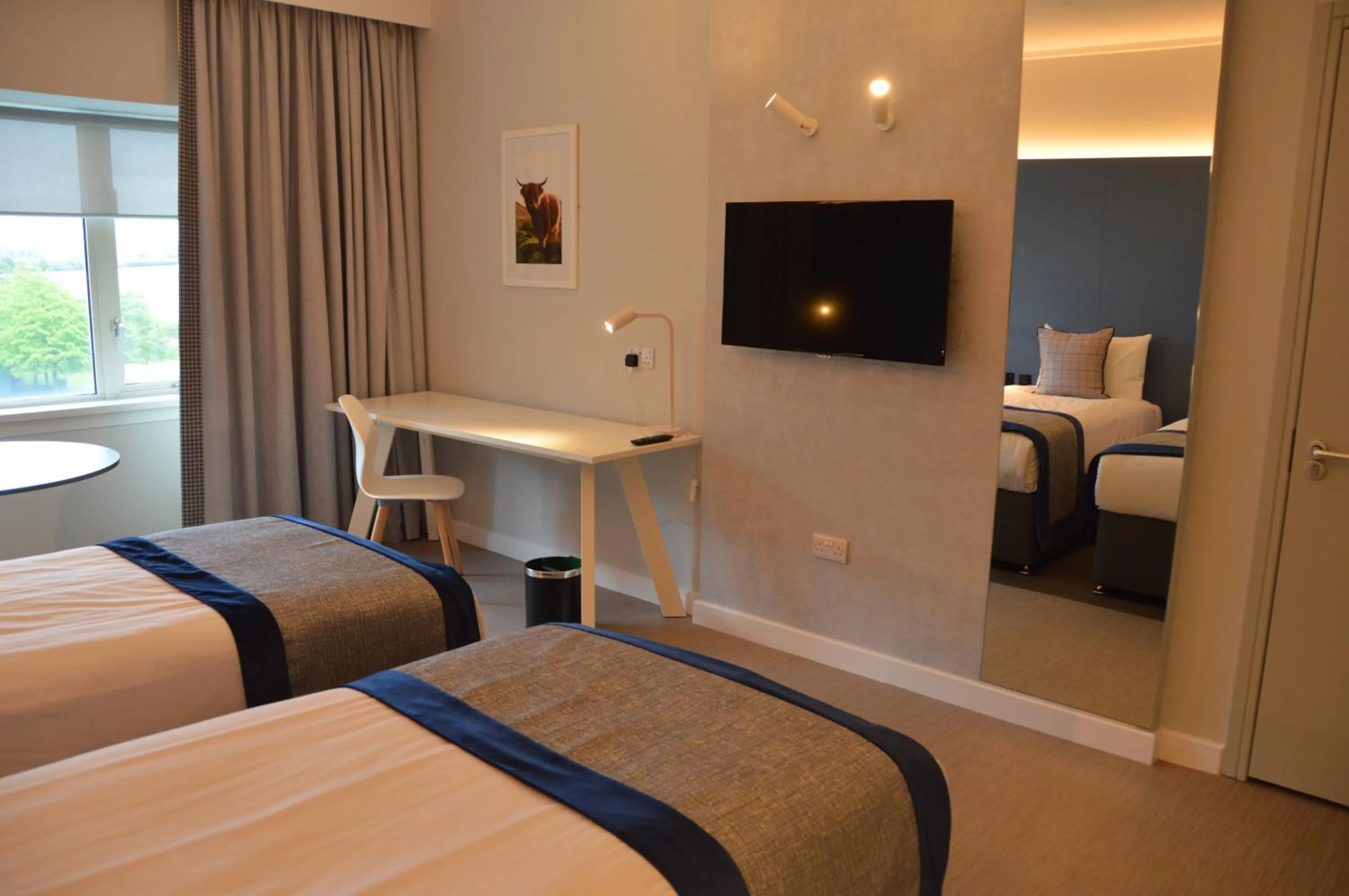 Bedroom, Bed in The Golden Jubilee Hotel