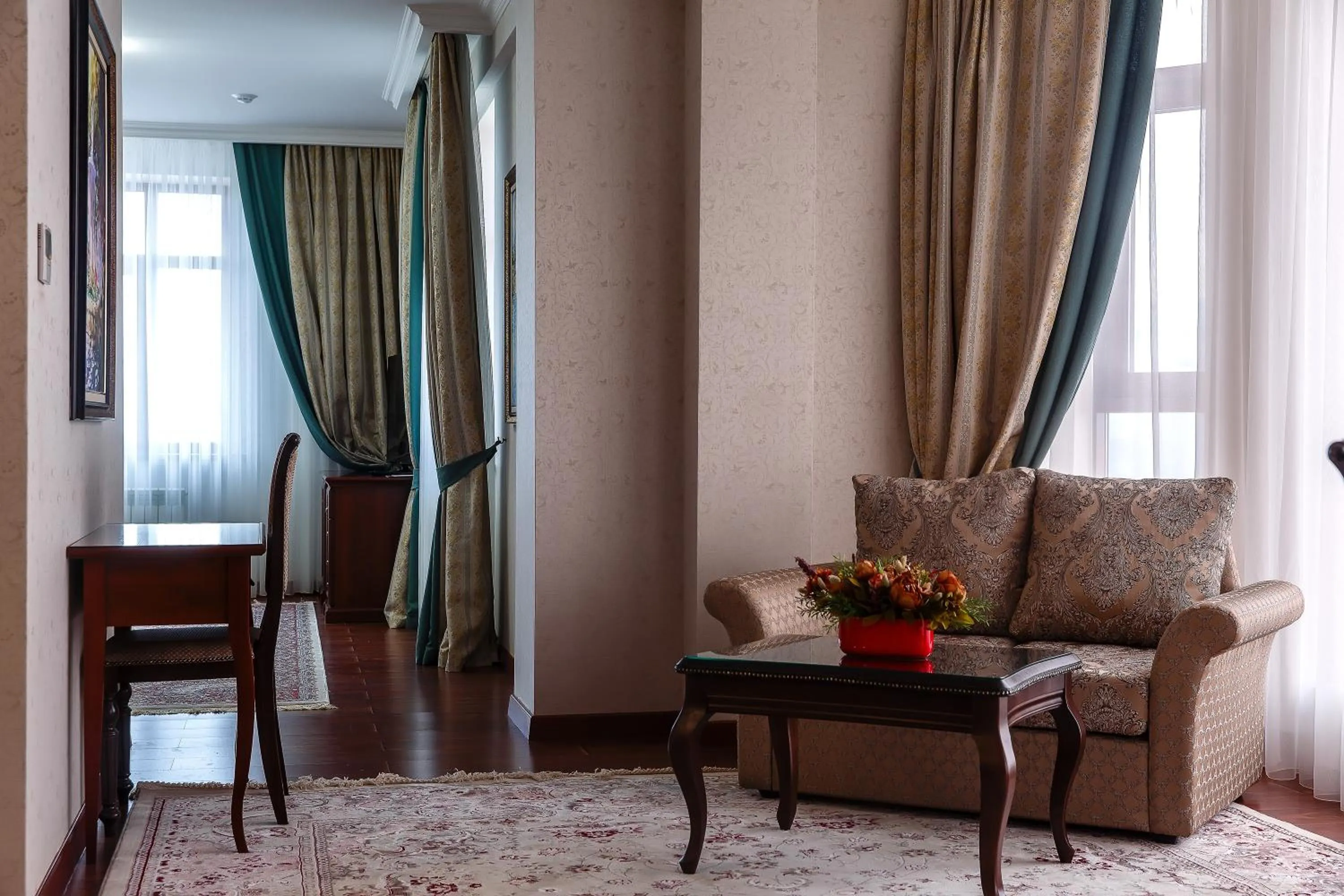 Living room in Alanda Hotel