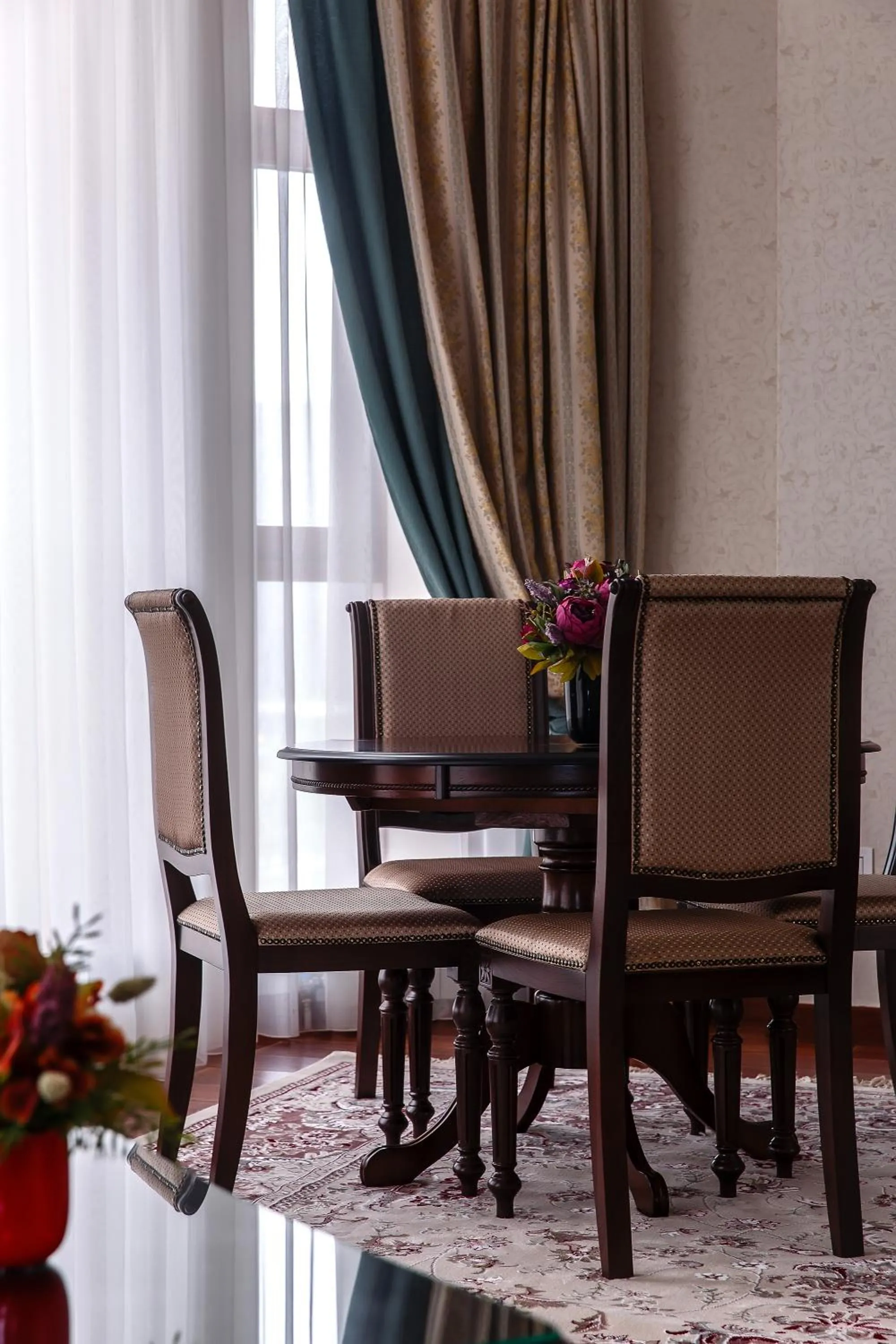 Seating area in Alanda Hotel