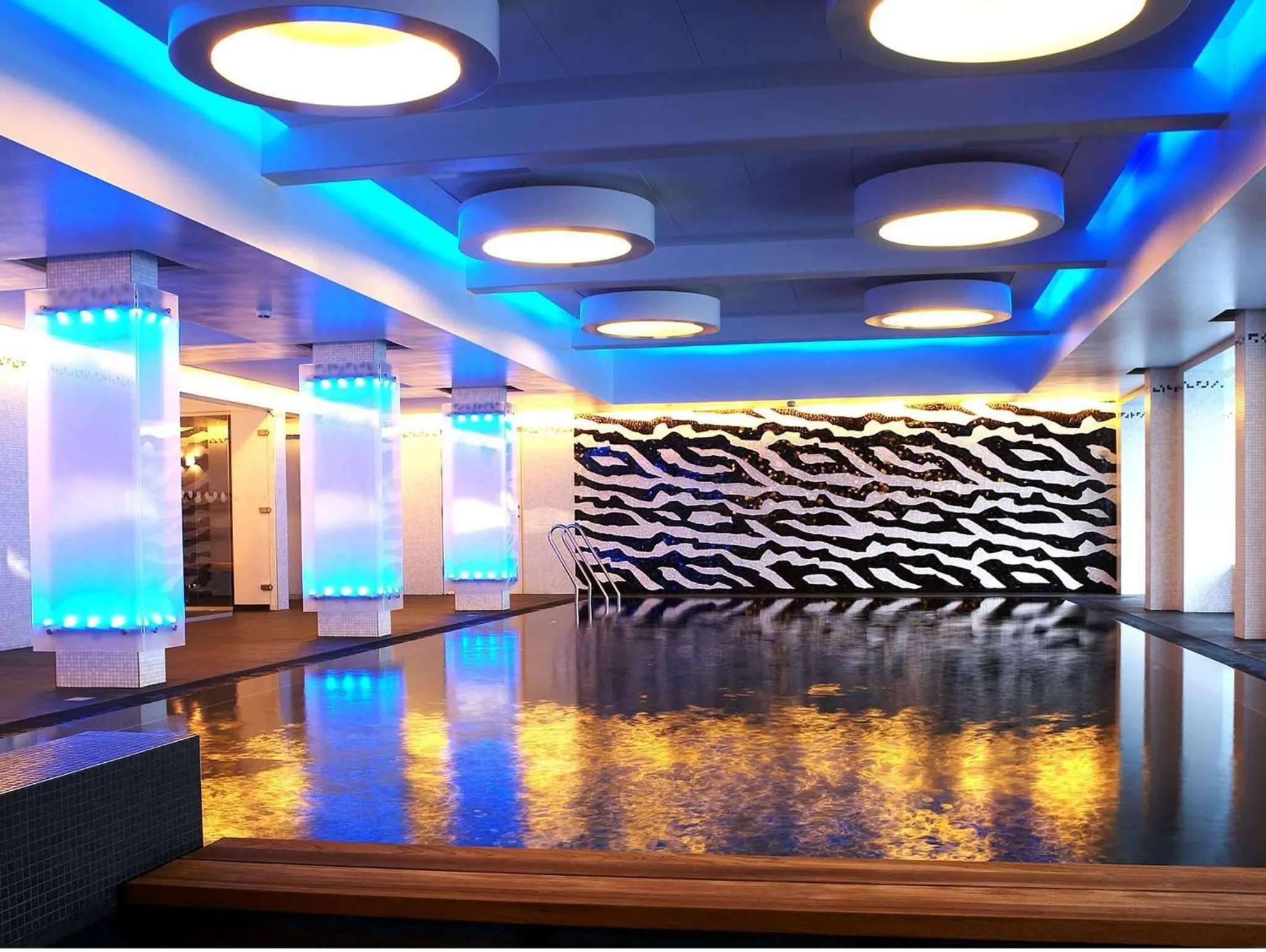 Swimming pool in Munkebjerg Hotel