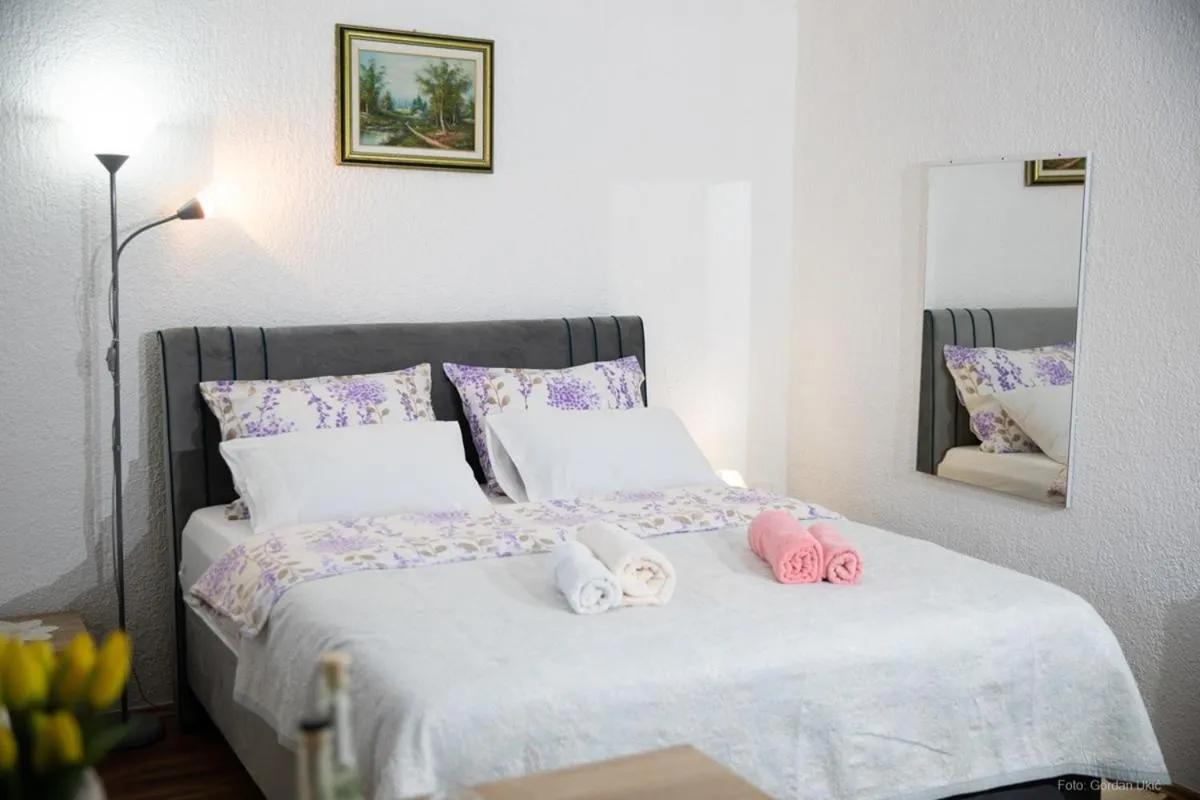 Apartments Barat