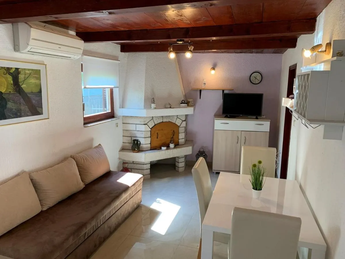 House Dorina