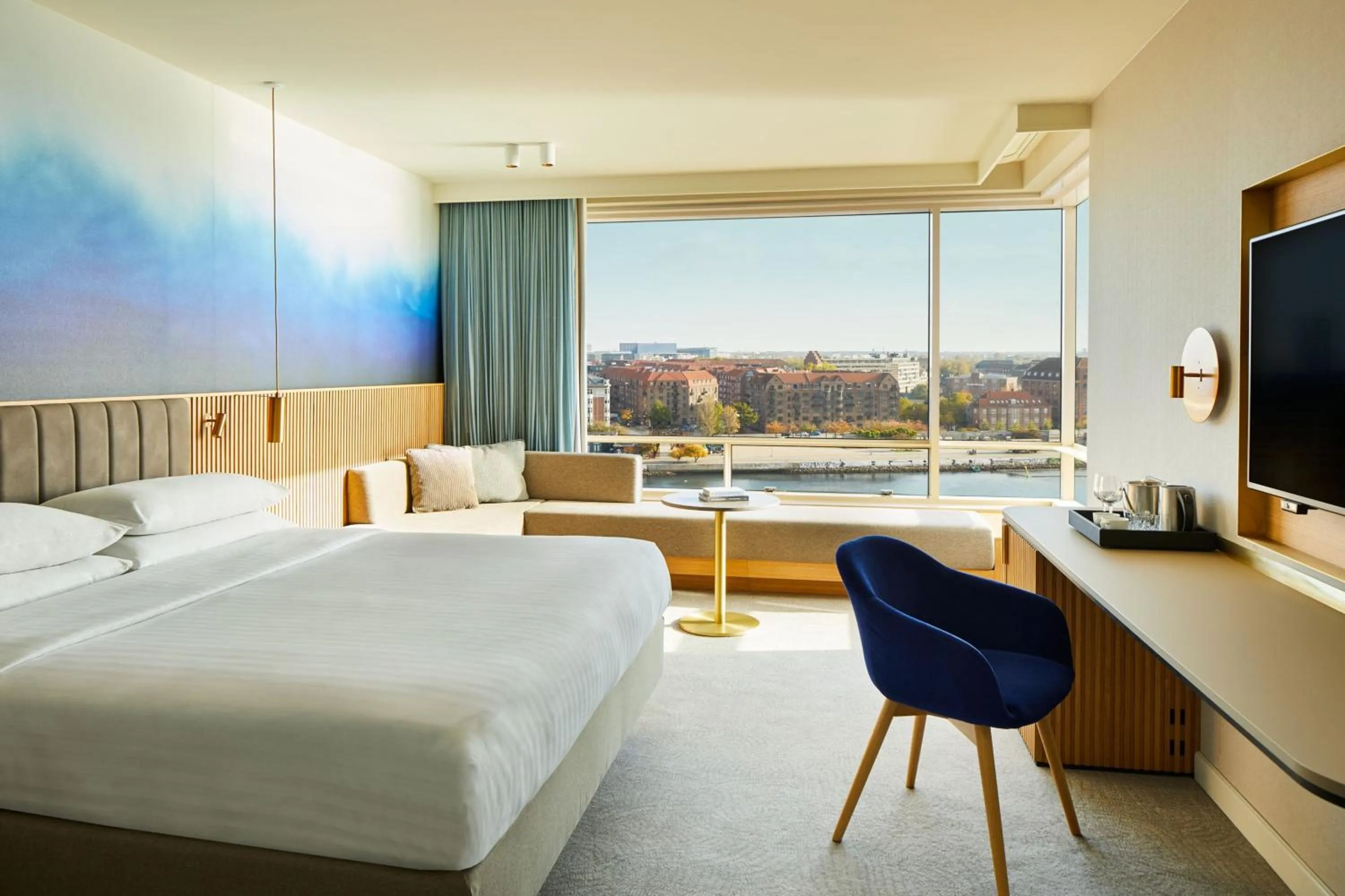 Photo of the whole room, Bed in Copenhagen Marriott Hotel