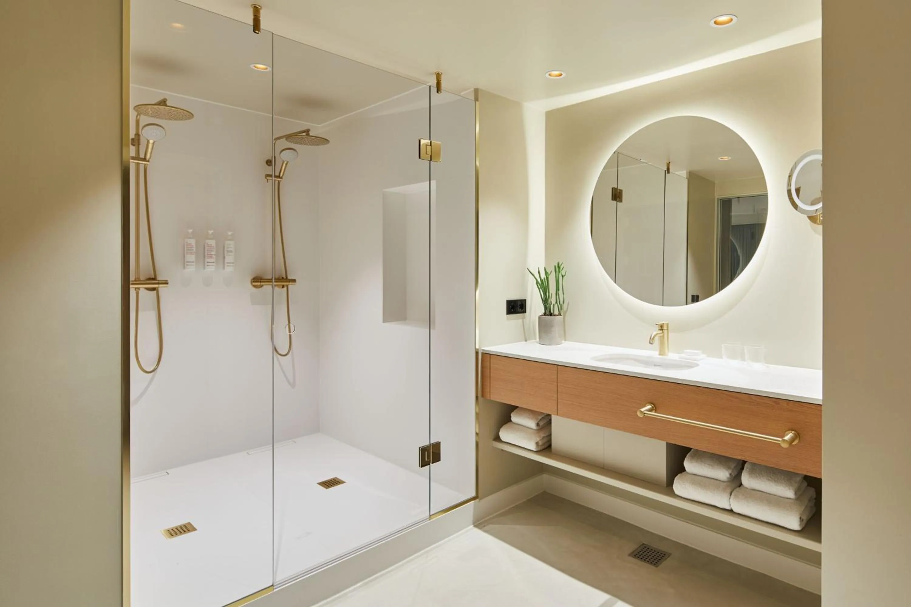 Bathroom in Copenhagen Marriott Hotel