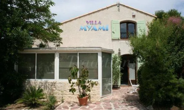 Facade/entrance in Villa Myami