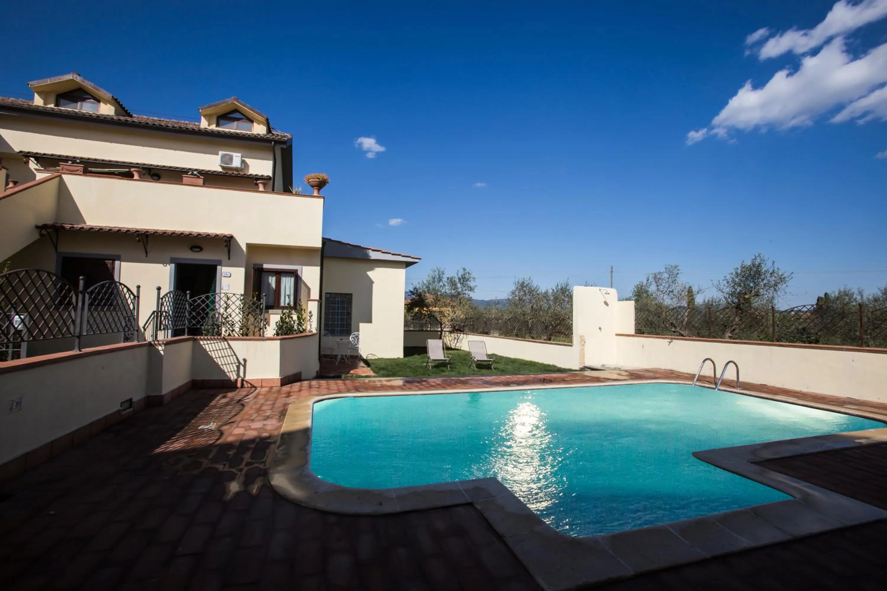Swimming pool in Maine case vacanza
