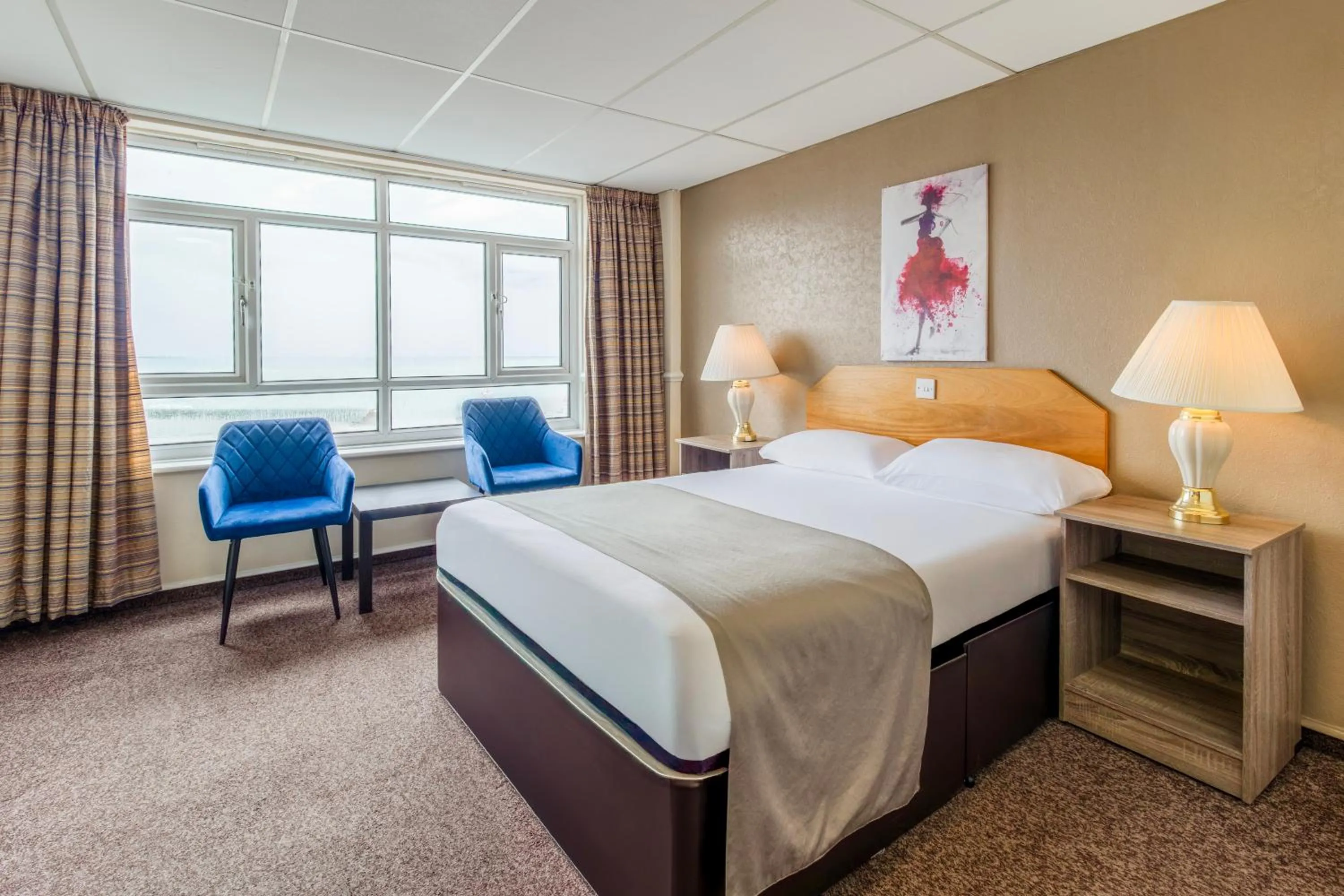 Bedroom, Bed in The Grand Burstin Hotel