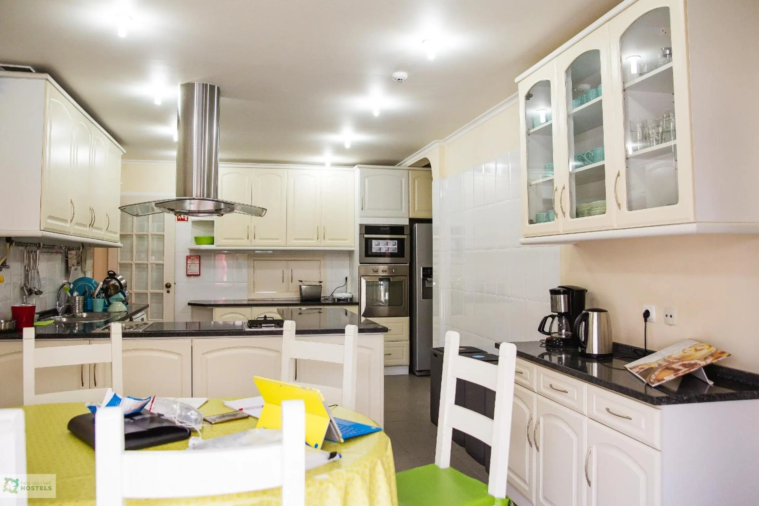 Coffee/tea facilities in Help Yourself Hostels - Carcavelos Coast